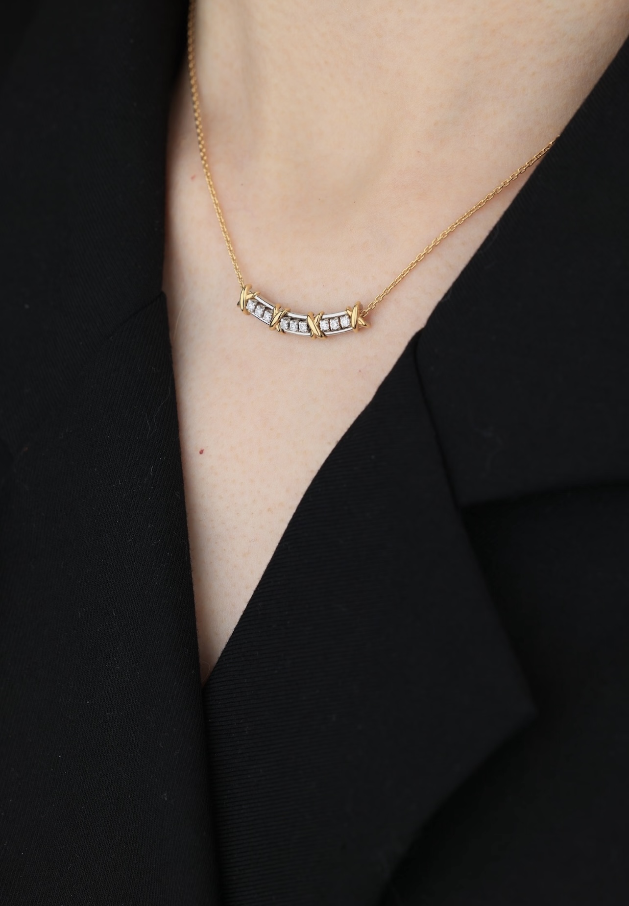 Tiffany & Co. Tiffany*帝芙尼最新款，非常的上镜‼ 设计很特别值得入手 高级手工坊系列