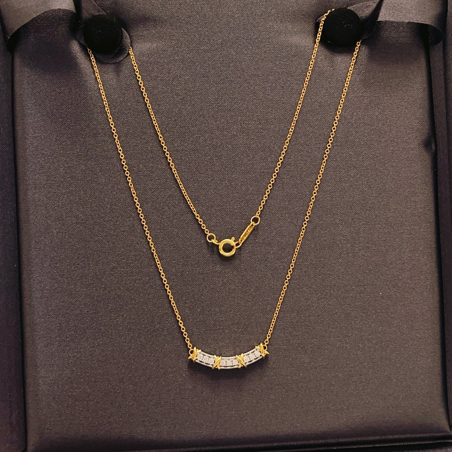 Tiffany & Co. Tiffany*帝芙尼最新款，非常的上镜‼ 设计很特别值得入手 高级手工坊系列
