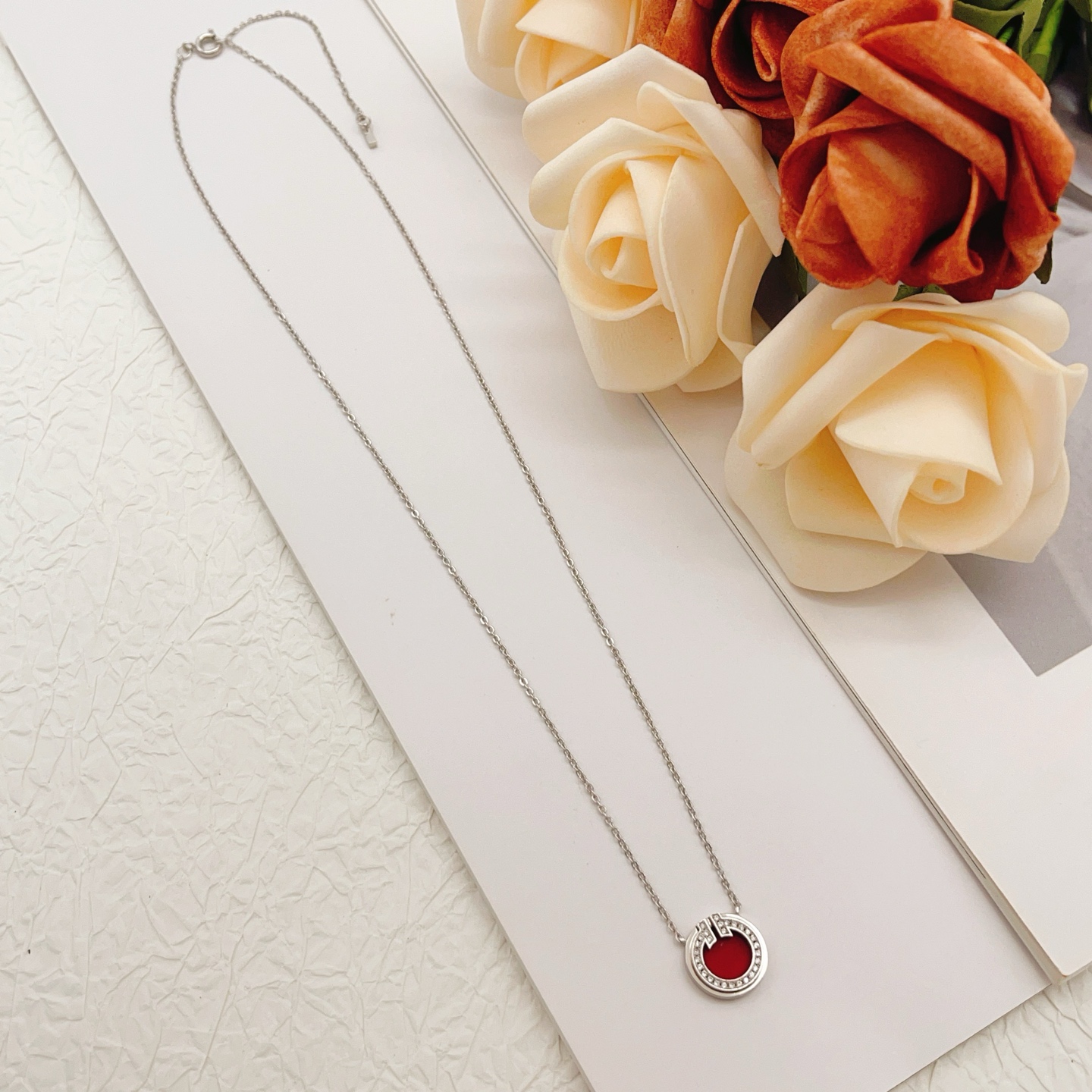 Tiffany & Co. Tiffany*帝芙尼最新款，非常的上镜‼ 设计很特别值得入手 高级手工坊系列