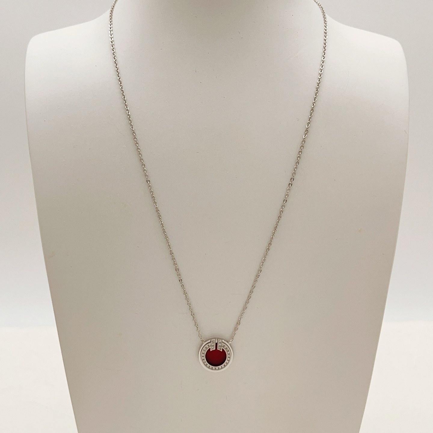 Tiffany & Co. Tiffany*帝芙尼最新款，非常的上镜‼ 设计很特别值得入手 高级手工坊系列