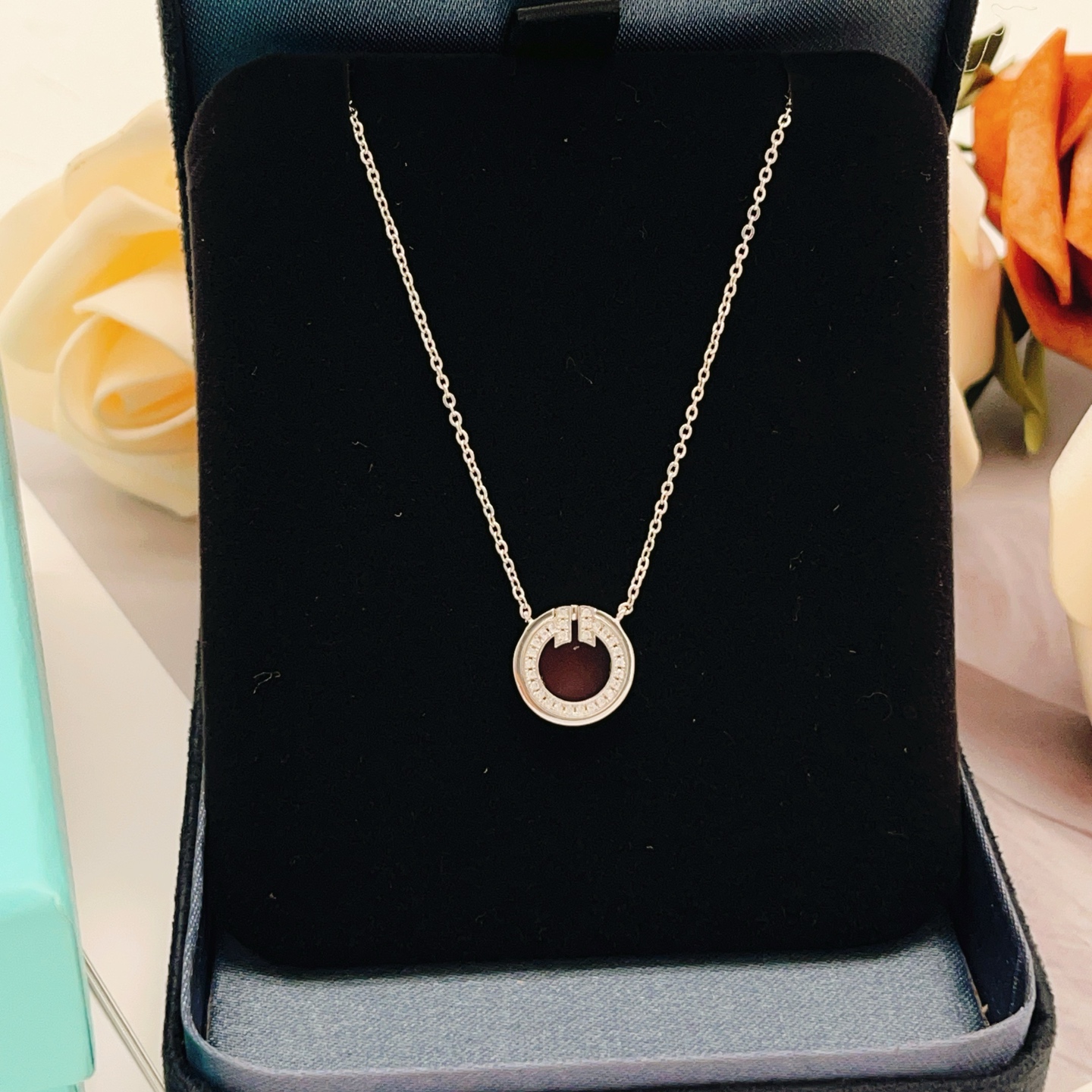 Tiffany & Co. Tiffany*帝芙尼最新款，非常的上镜‼ 设计很特别值得入手 高级手工坊系列