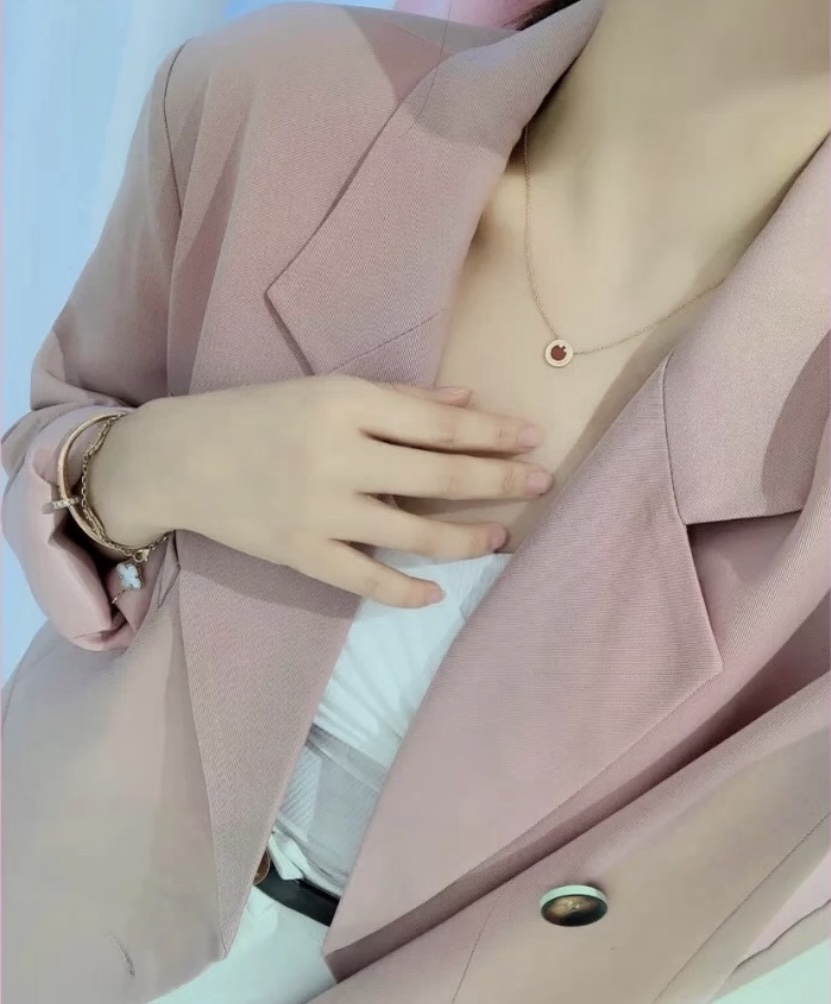 Tiffany & Co. Tiffany*帝芙尼最新款，非常的上镜‼ 设计很特别值得入手 高级手工坊系列