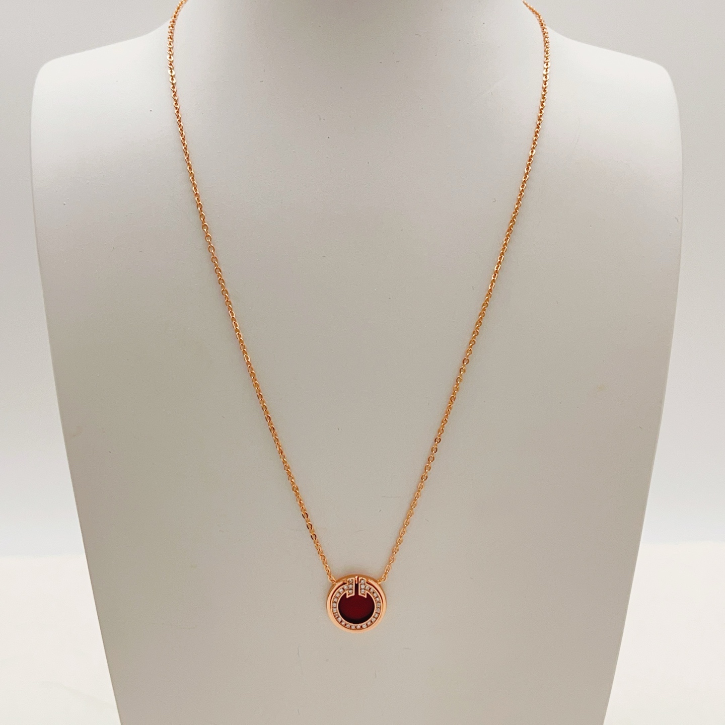 Tiffany & Co. Tiffany*帝芙尼最新款，非常的上镜‼ 设计很特别值得入手 高级手工坊系列