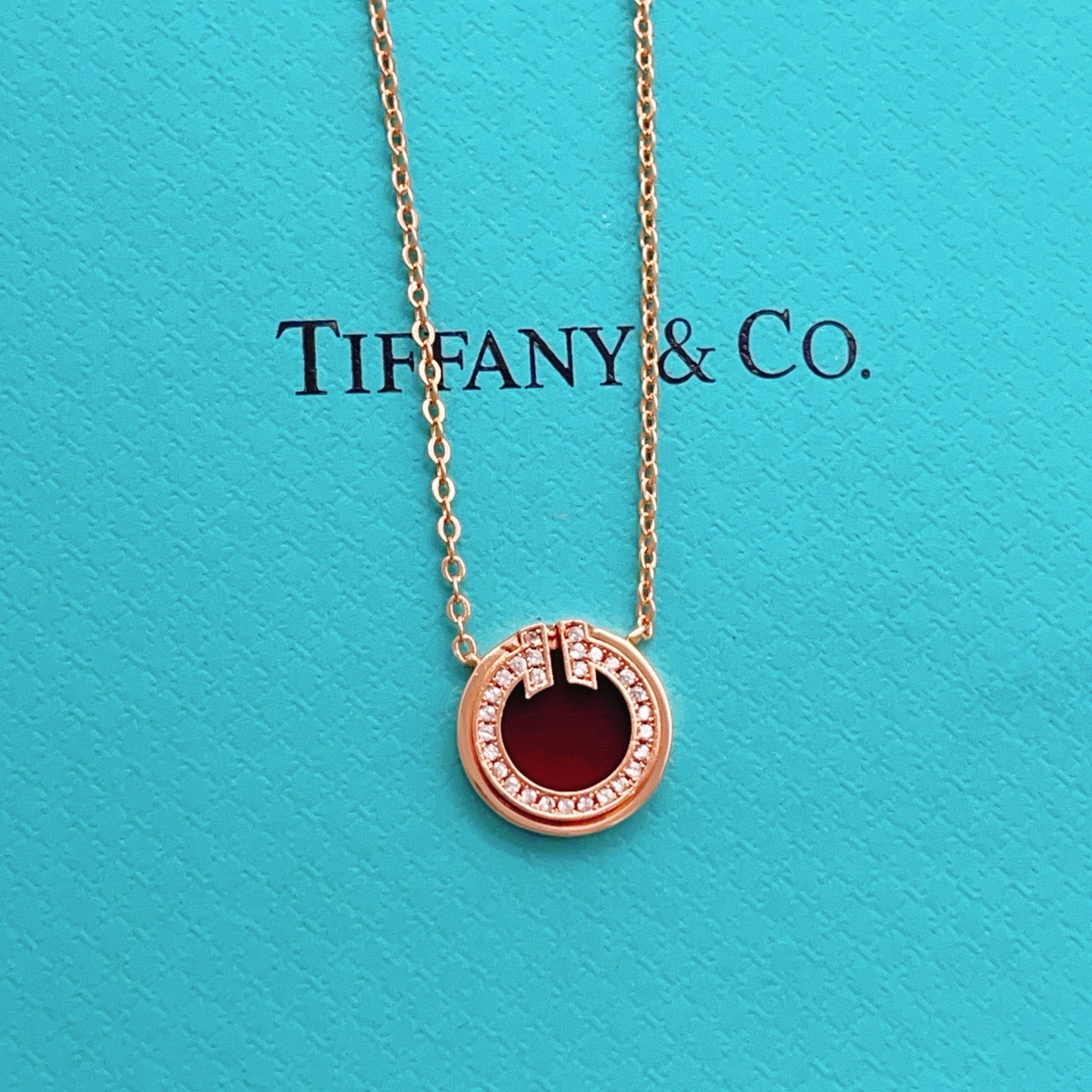Tiffany & Co. Tiffany*帝芙尼最新款，非常的上镜‼ 设计很特别值得入手 高级手工坊系列