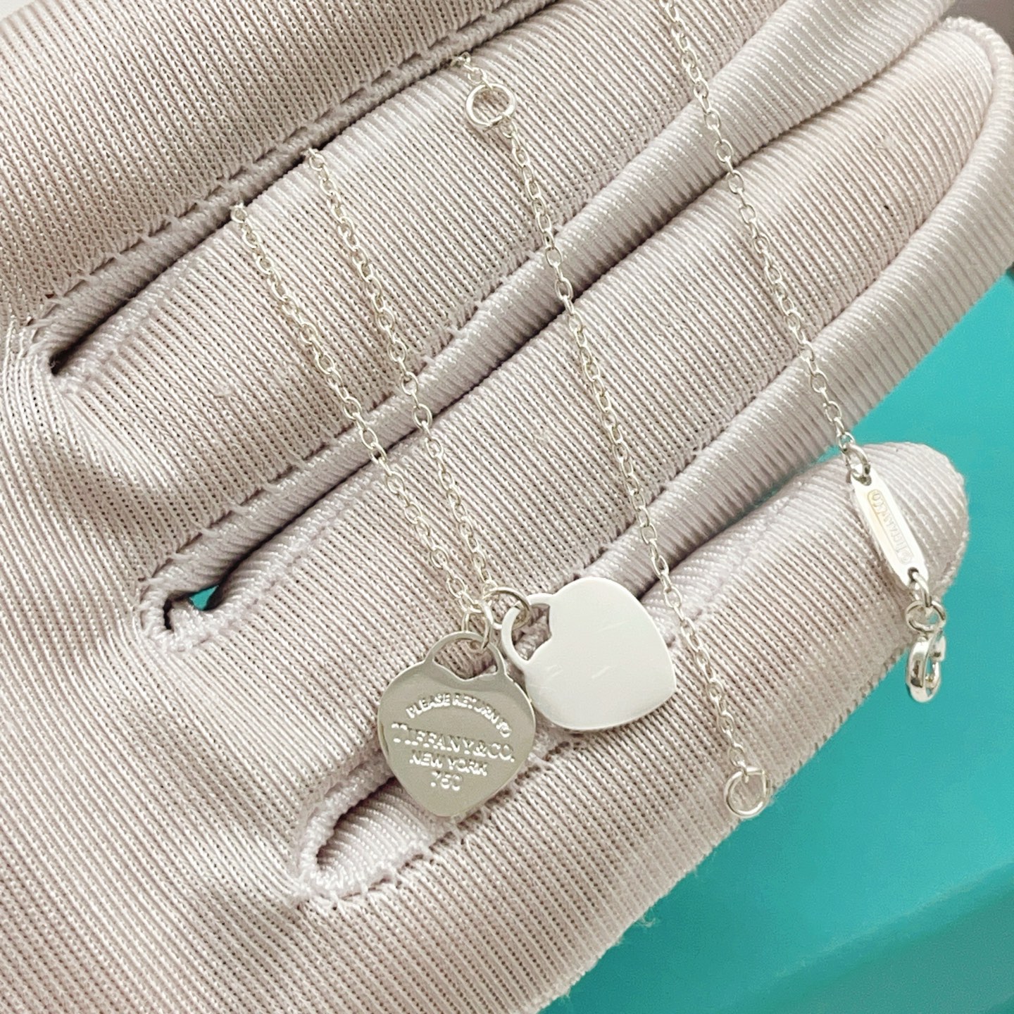 Tiffany & Co. Tiffany*帝芙尼最新款，非常的上镜‼ 设计很特别值得入手 高级手工坊系列