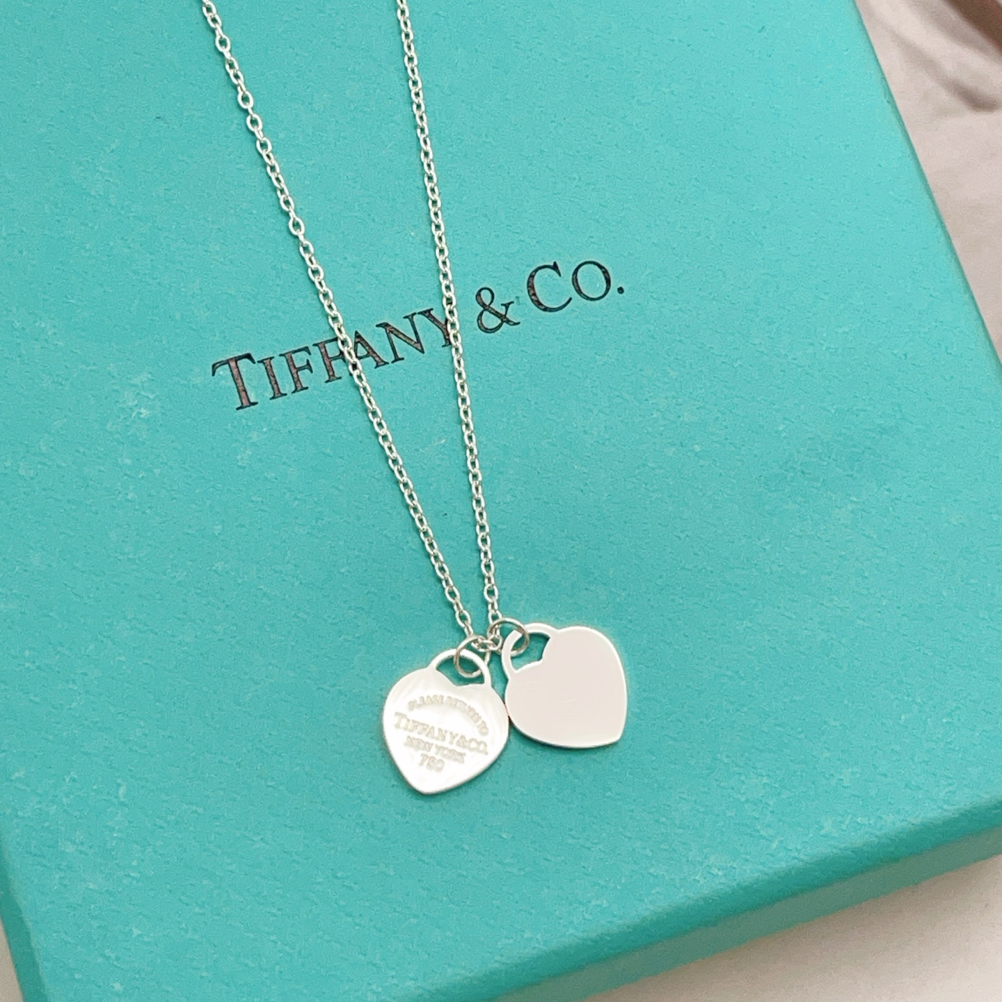 Tiffany & Co. Tiffany*帝芙尼最新款，非常的上镜‼ 设计很特别值得入手 高级手工坊系列