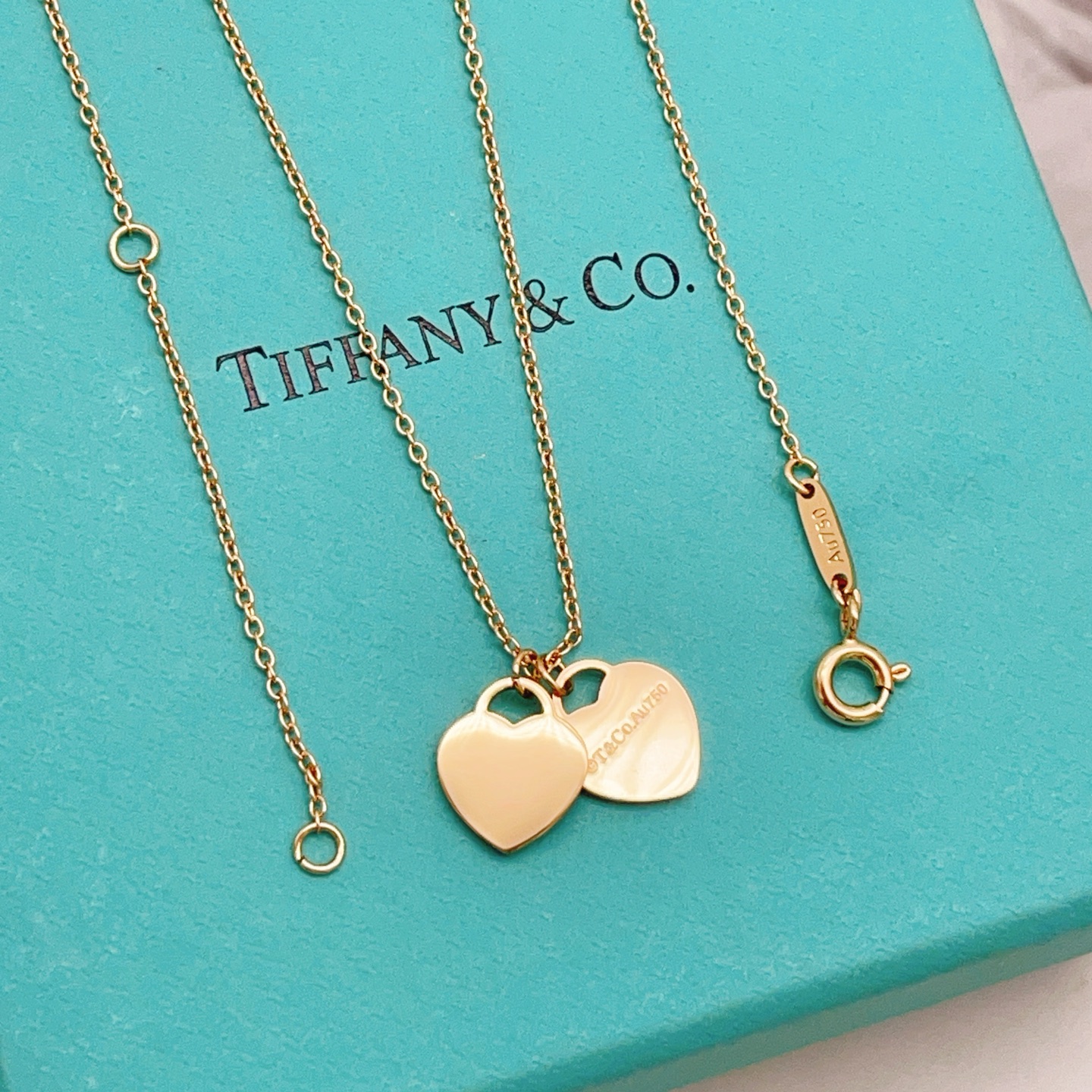Tiffany & Co. Tiffany*帝芙尼最新款，非常的上镜‼ 设计很特别值得入手 高级手工坊系列