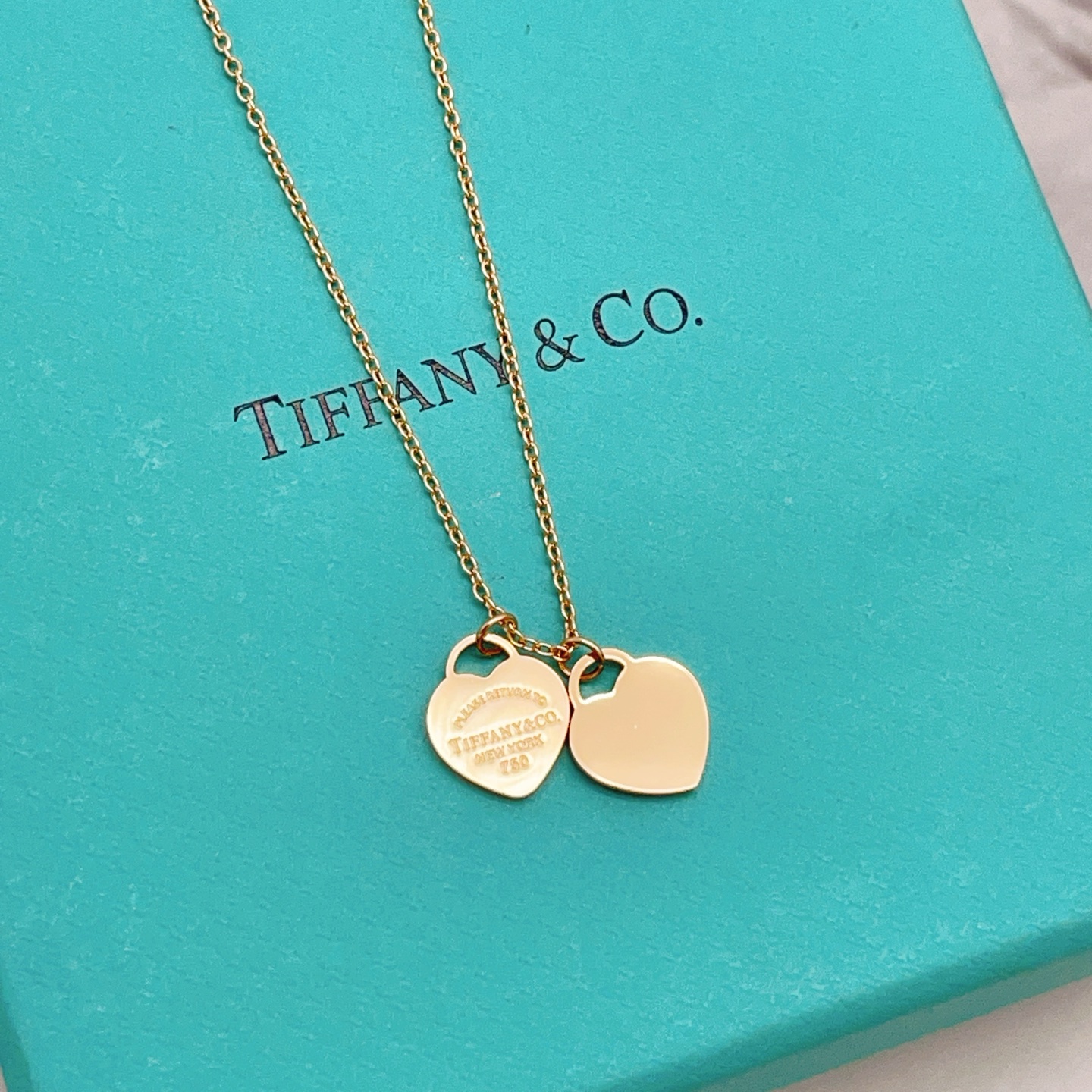 Tiffany & Co. Tiffany*帝芙尼最新款，非常的上镜‼ 设计很特别值得入手 高级手工坊系列