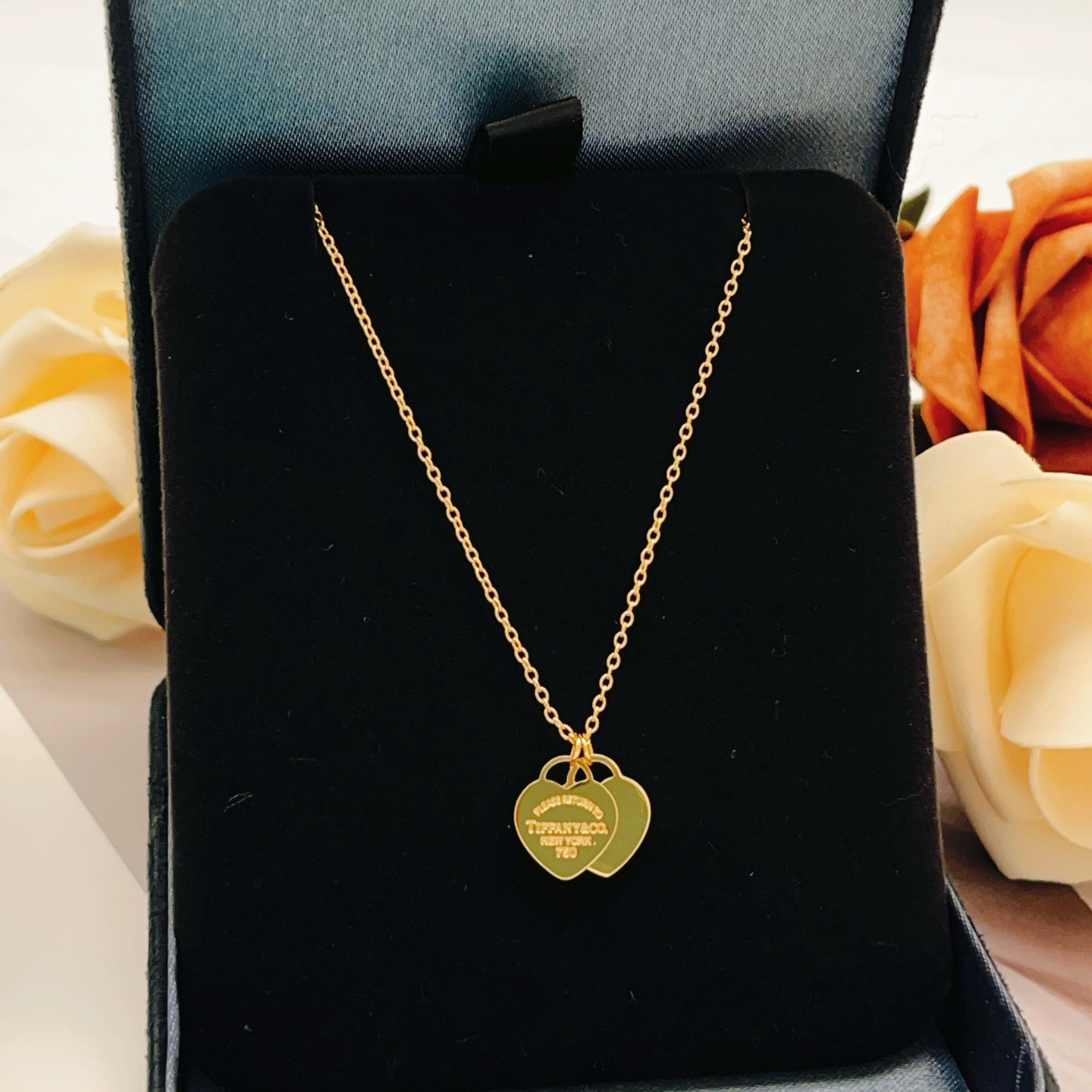 Tiffany & Co. Tiffany*帝芙尼最新款，非常的上镜‼ 设计很特别值得入手 高级手工坊系列