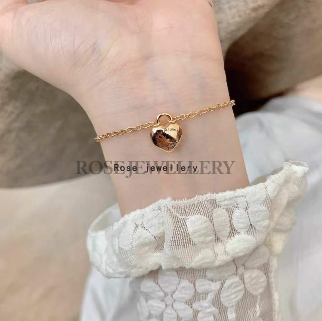 Tiffany & Co. Tiffany*帝芙尼最新款，非常的上镜‼ 设计很特别值得入手 高级手工坊系列