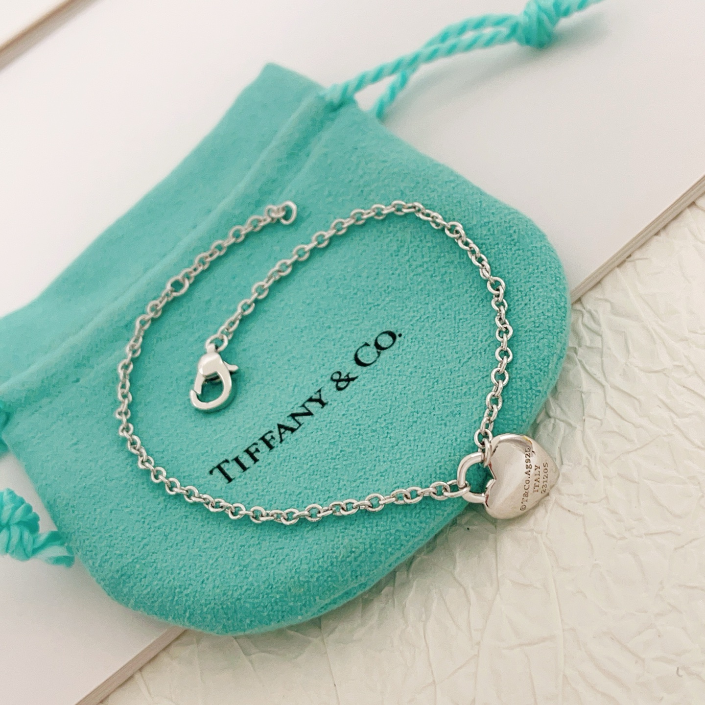 Tiffany & Co. Tiffany*帝芙尼最新款，非常的上镜‼ 设计很特别值得入手 高级手工坊系列