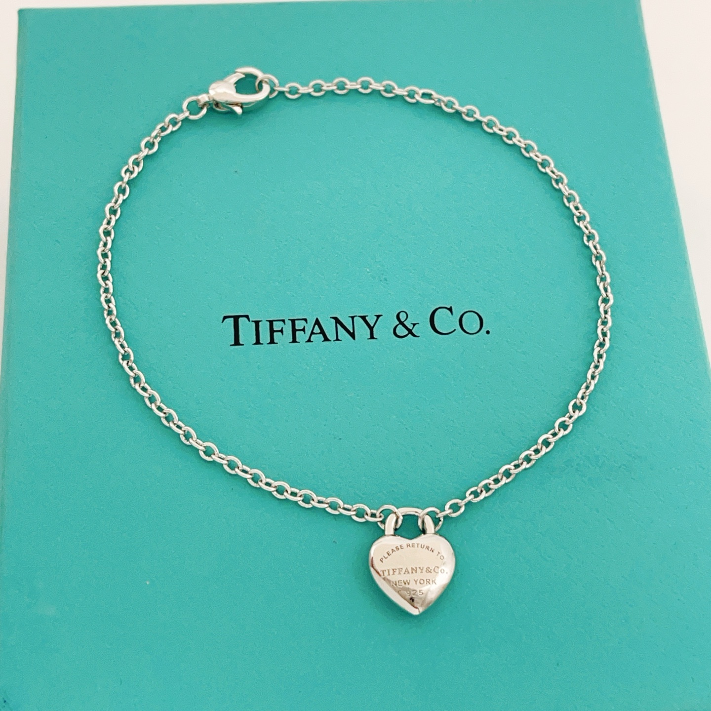 Tiffany & Co. Tiffany*帝芙尼最新款，非常的上镜‼ 设计很特别值得入手 高级手工坊系列