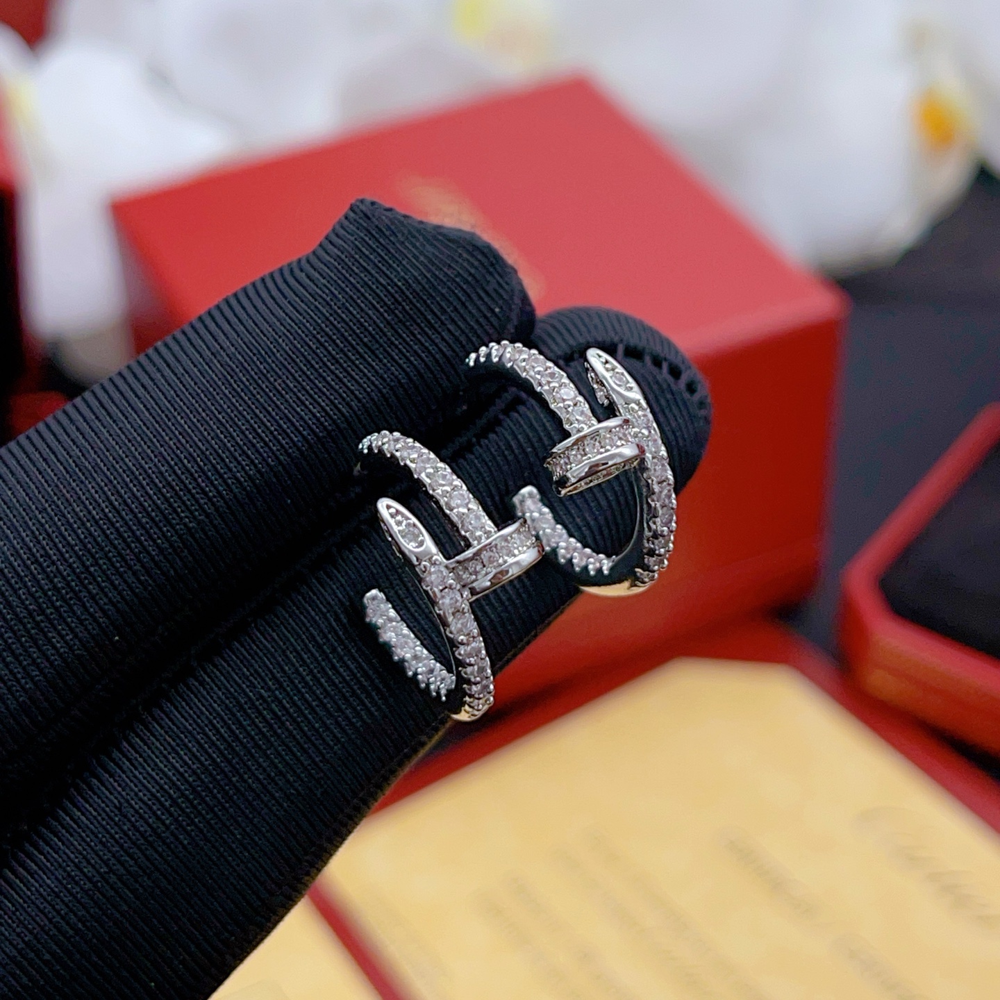 Cartier Cartie*最新款，非常的上镜‼ 设计很特别值得入手 高级手工坊系列