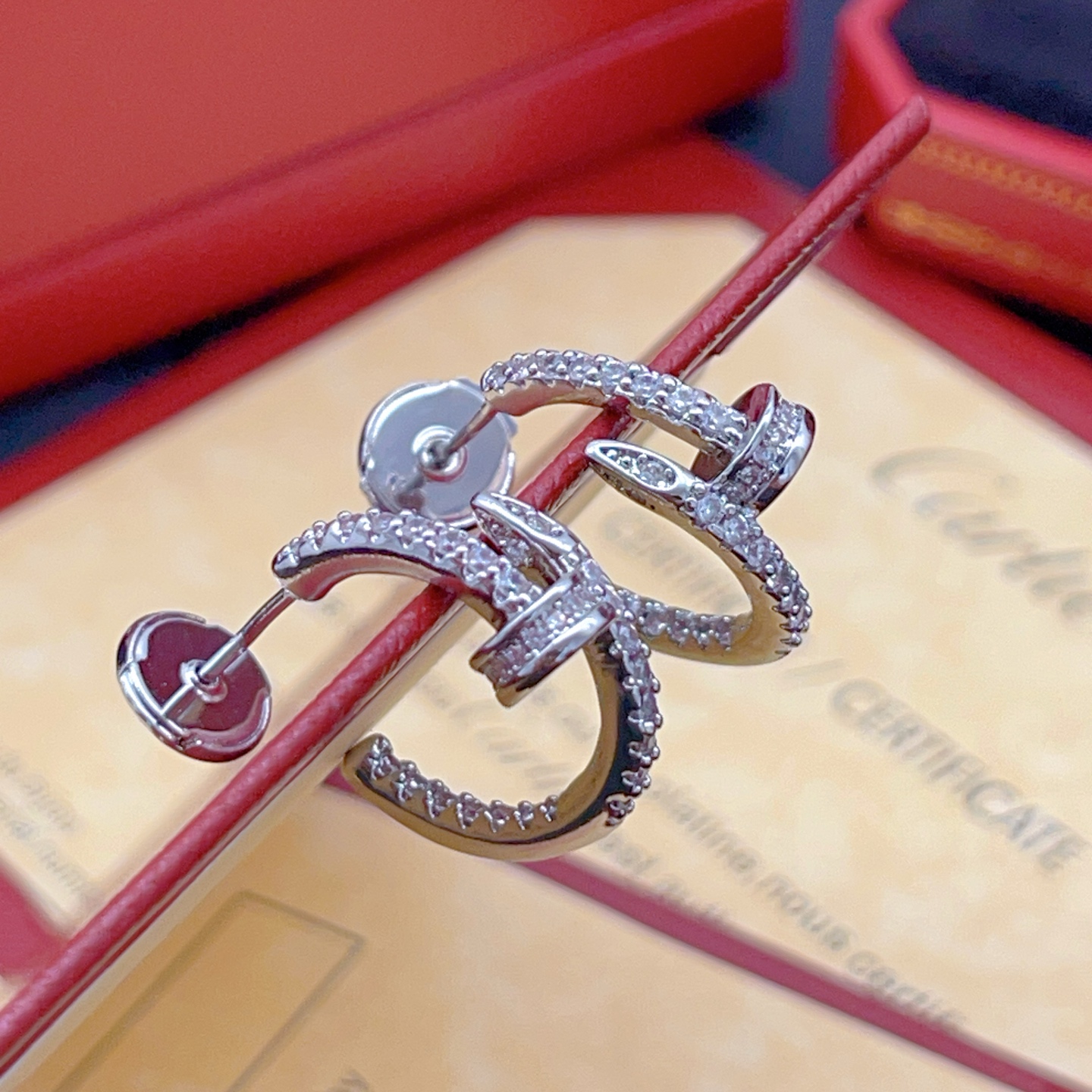 Cartier Cartie*最新款，非常的上镜‼ 设计很特别值得入手 高级手工坊系列