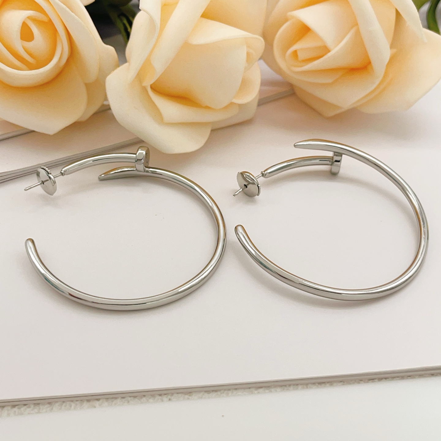 Cartier Cartie*最新款，非常的上镜‼ 设计很特别值得入手 高级手工坊系列