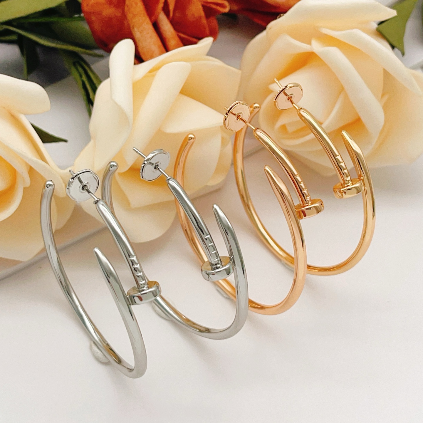 Cartier Cartie*最新款，非常的上镜‼ 设计很特别值得入手 高级手工坊系列