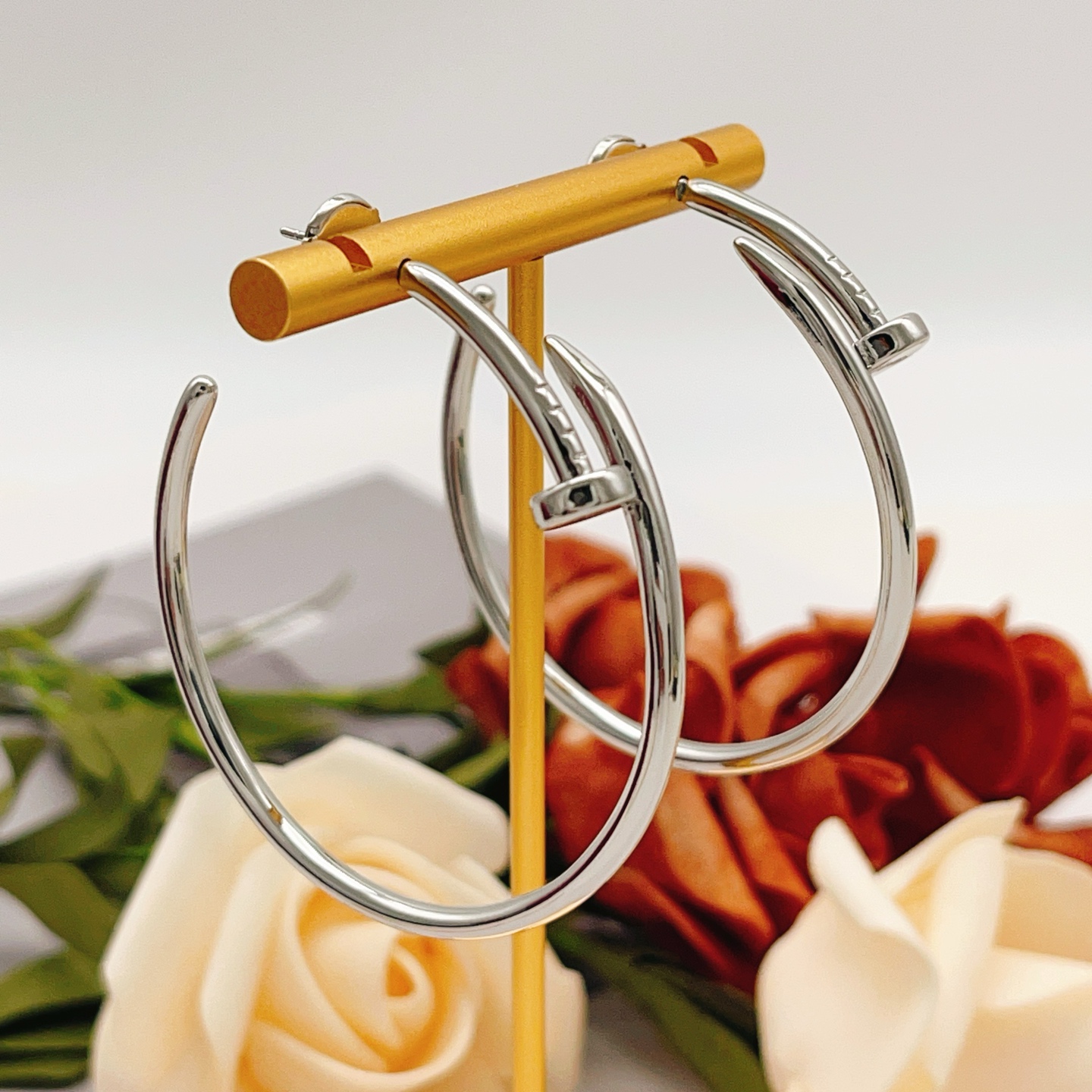 Cartier Cartie*最新款，非常的上镜‼ 设计很特别值得入手 高级手工坊系列