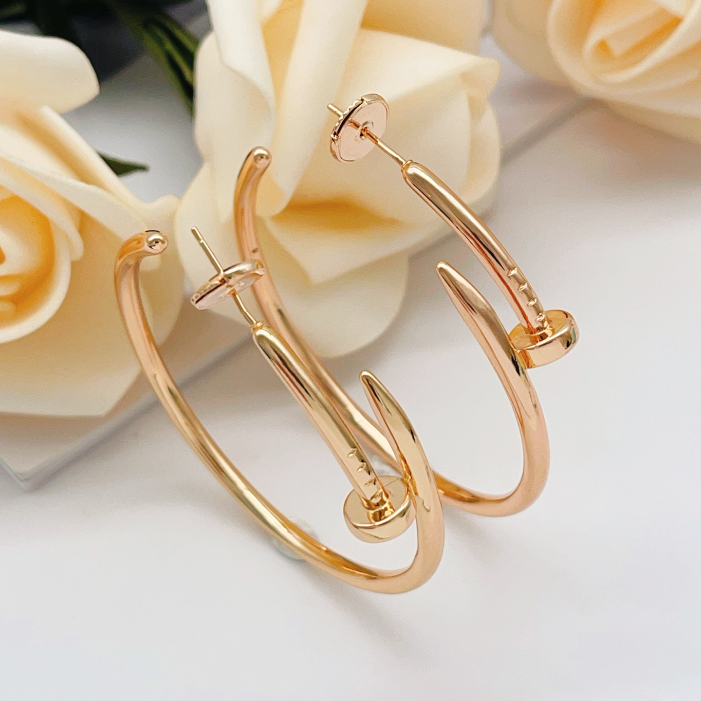 Cartier Cartie*最新款，非常的上镜‼ 设计很特别值得入手 高级手工坊系列