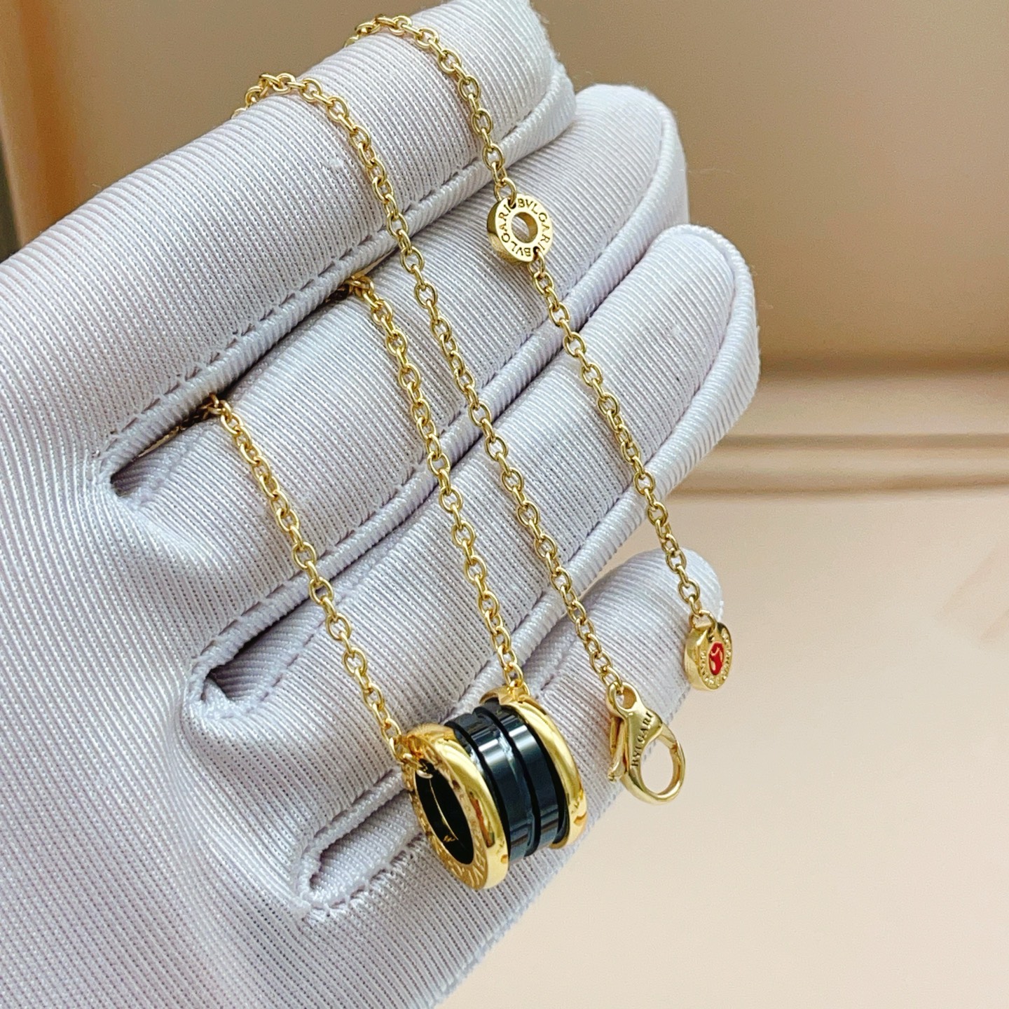 Bvlgari BVLGARI最新款，非常的上镜‼ 设计很特别值得入手 高级手工坊系列