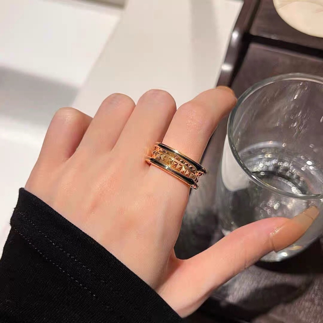 Bvlgari BVLGARI最新款，非常的上镜‼ 设计很特别值得入手 高级手工坊系列