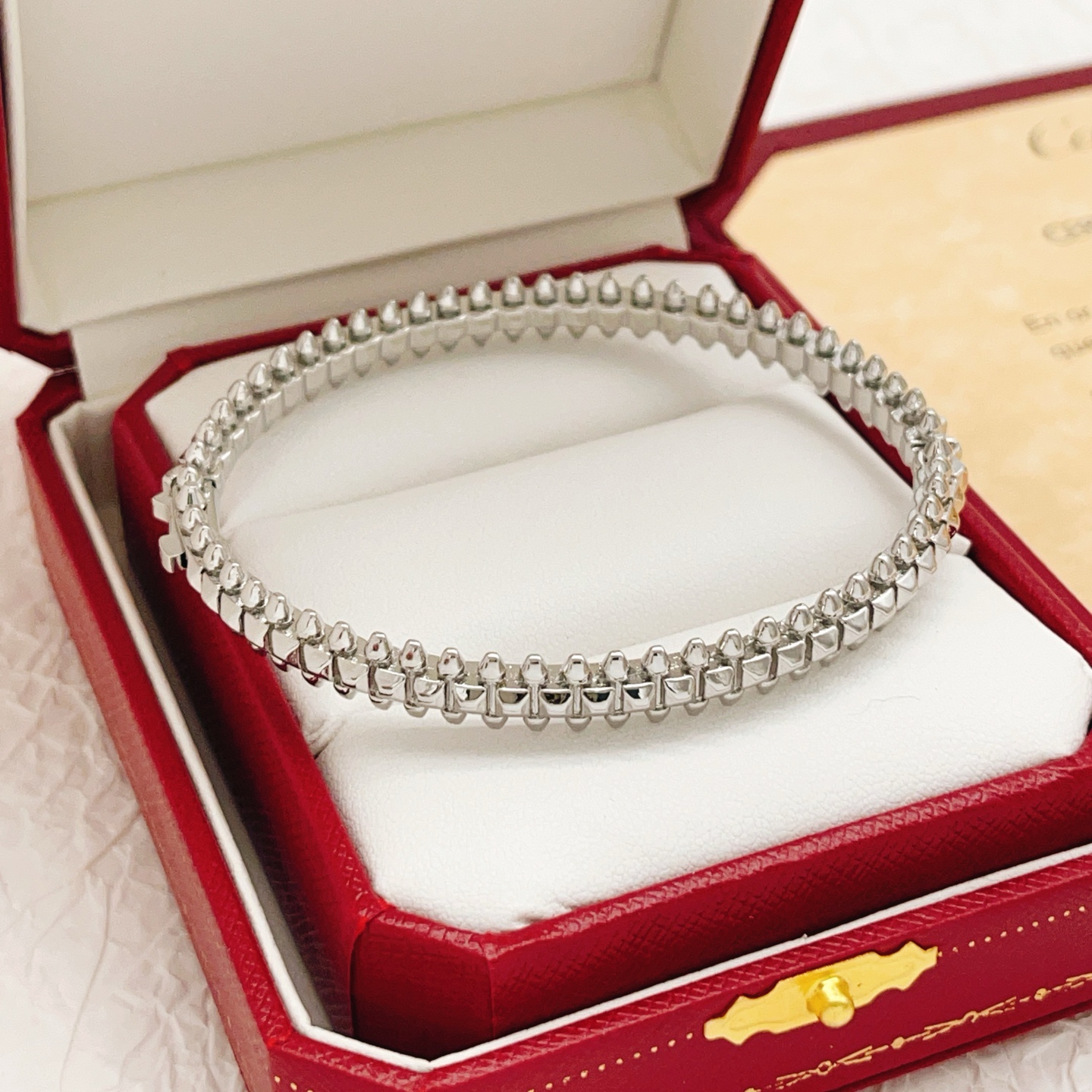 Cartier Cartier*卡地亚最新款，非常的上镜‼ 设计很特别值得入手 高级手工坊系列