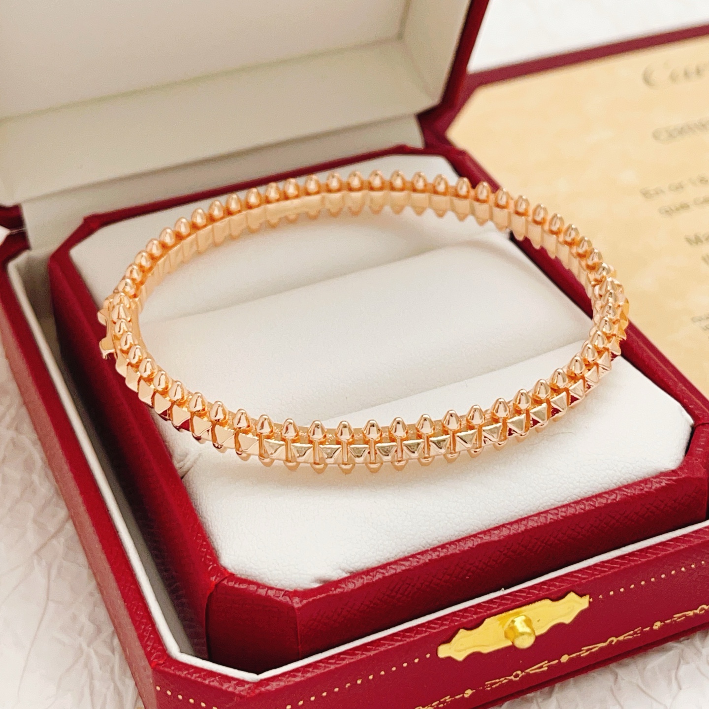 Cartier Cartier*卡地亚最新款，非常的上镜‼ 设计很特别值得入手 高级手工坊系列