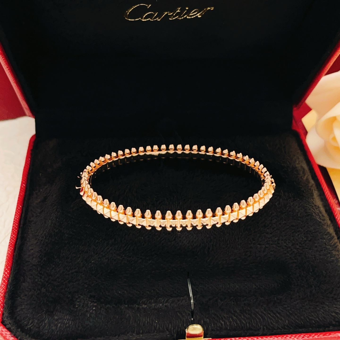 Cartier Cartier*卡地亚最新款，非常的上镜‼ 设计很特别值得入手 高级手工坊系列