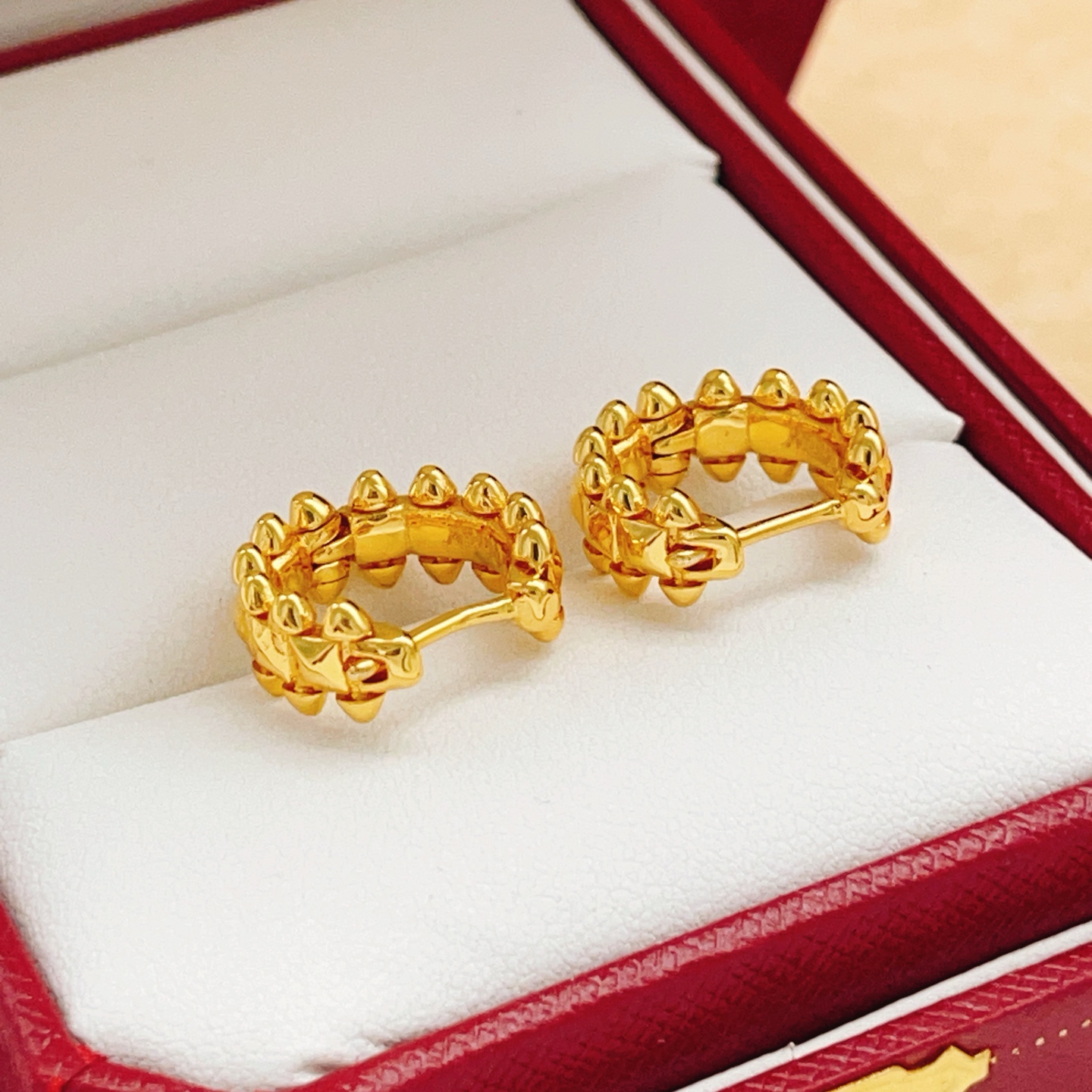 Cartier Cartier*卡地亚最新款，非常的上镜‼ 设计很特别值得入手 高级手工坊系列