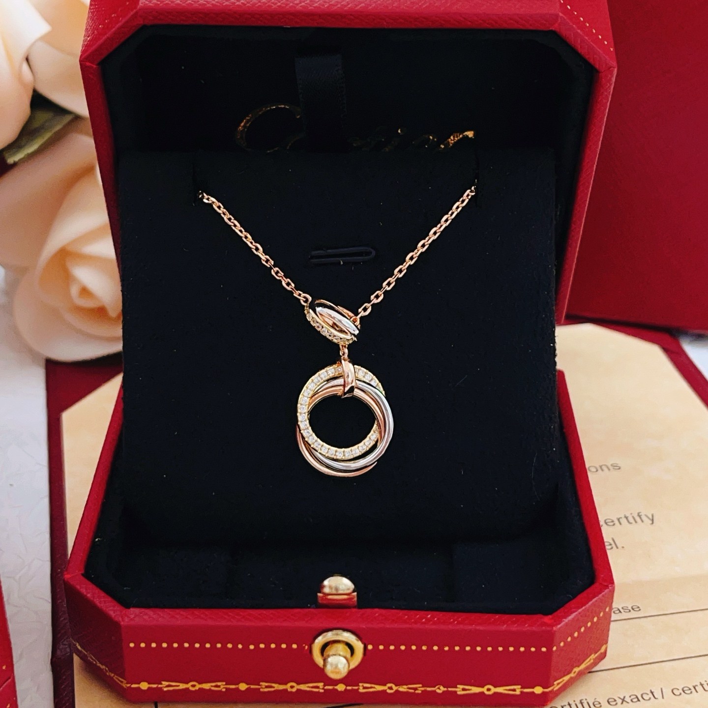 Cartier Cartier*卡地亚最新款，非常的上镜‼ 设计很特别值得入手 高级手工坊系列