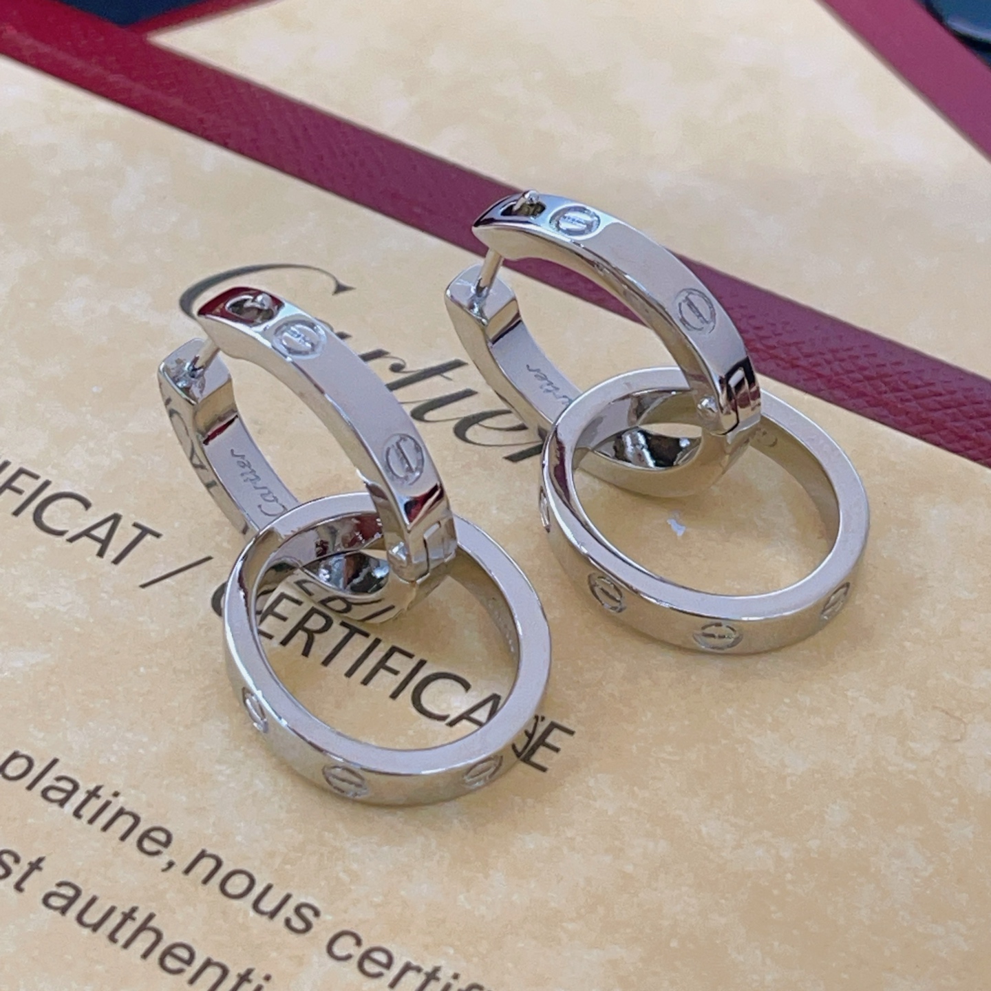 Cartier Cartie*最新款，非常的上镜‼ 设计很特别值得入手 高级手工坊系列
