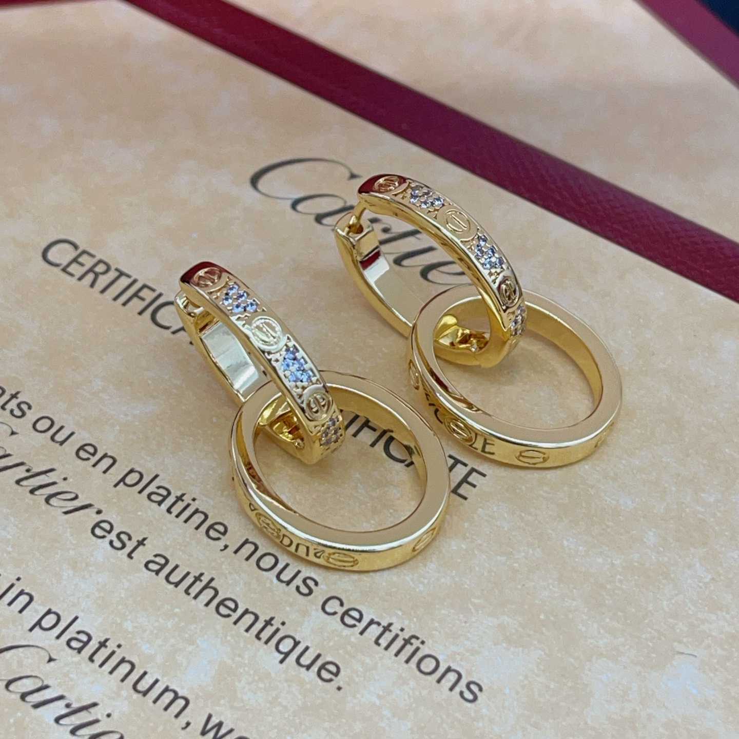Cartier Cartie*最新款，非常的上镜‼ 设计很特别值得入手 高级手工坊系列