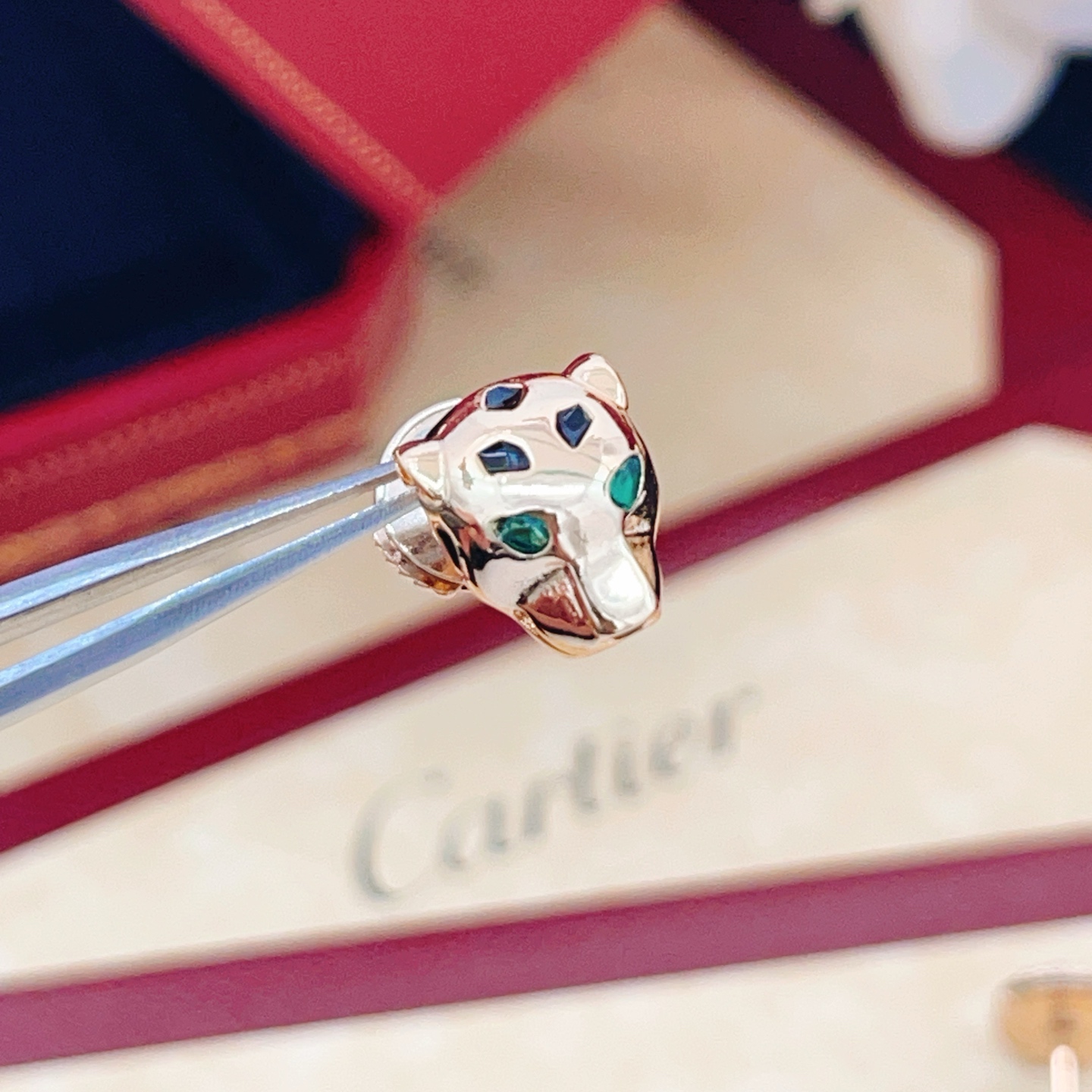 Cartier Cartie*最新款，非常的上镜‼ 设计很特别值得入手 高级手工坊系列