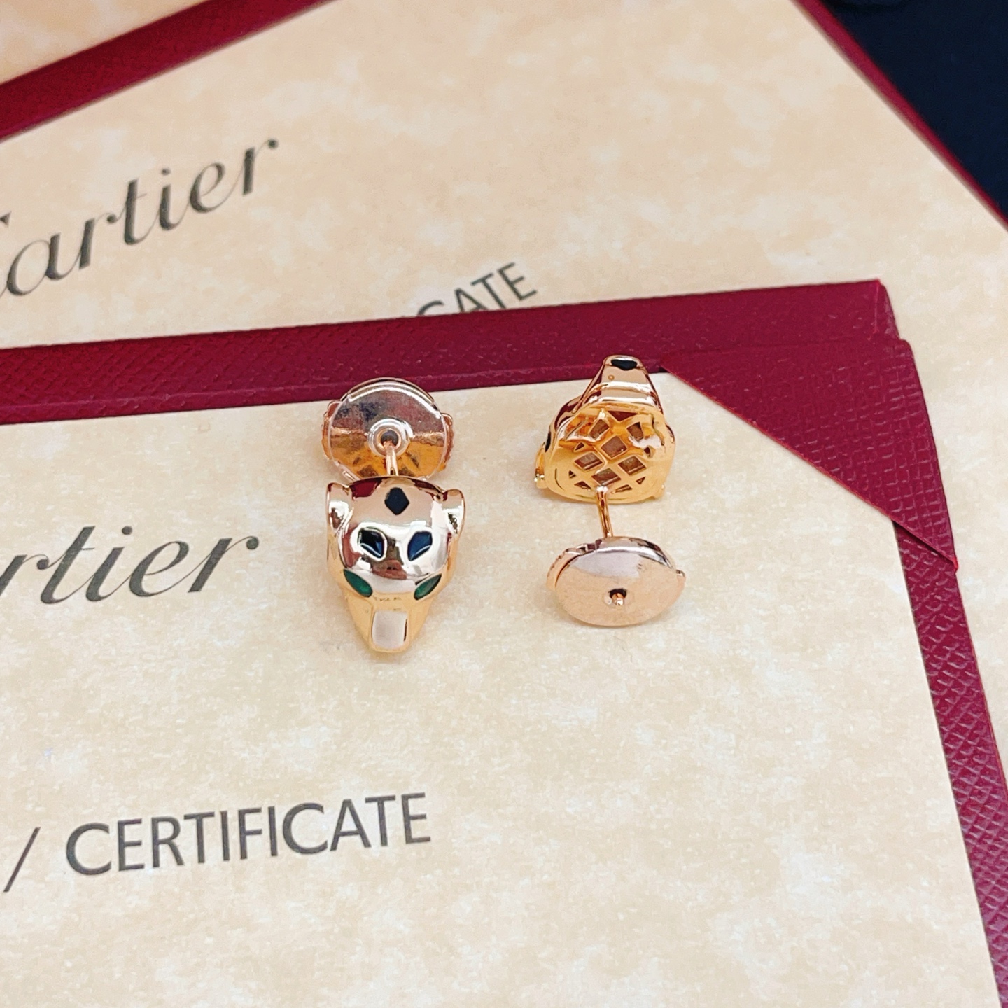 Cartier Cartie*最新款，非常的上镜‼ 设计很特别值得入手 高级手工坊系列
