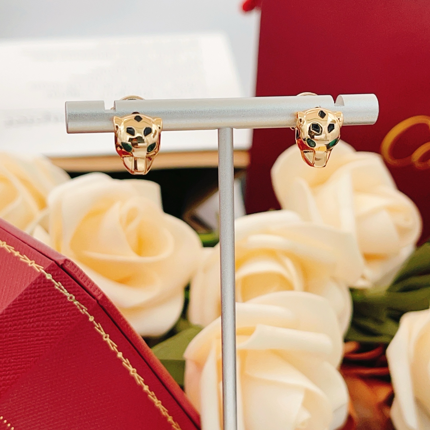 Cartier Cartie*最新款，非常的上镜‼ 设计很特别值得入手 高级手工坊系列