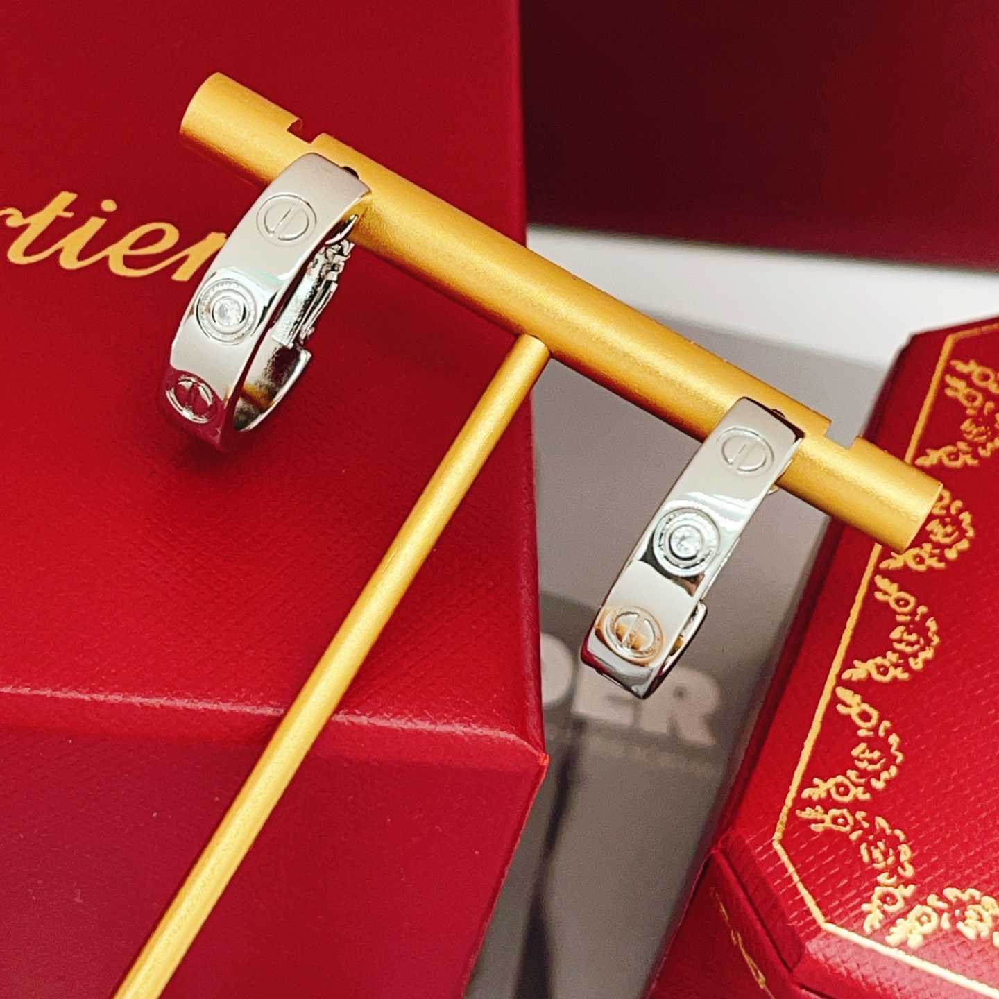 Cartier Cartie*最新款，非常的上镜‼ 设计很特别值得入手 高级手工坊系列