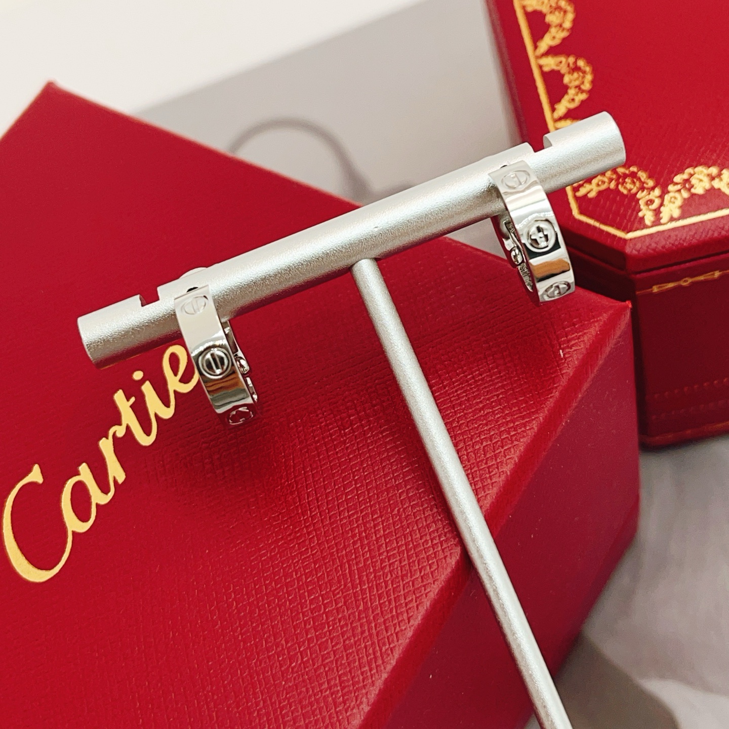 Cartier Cartie*最新款，非常的上镜‼ 设计很特别值得入手 高级手工坊系列