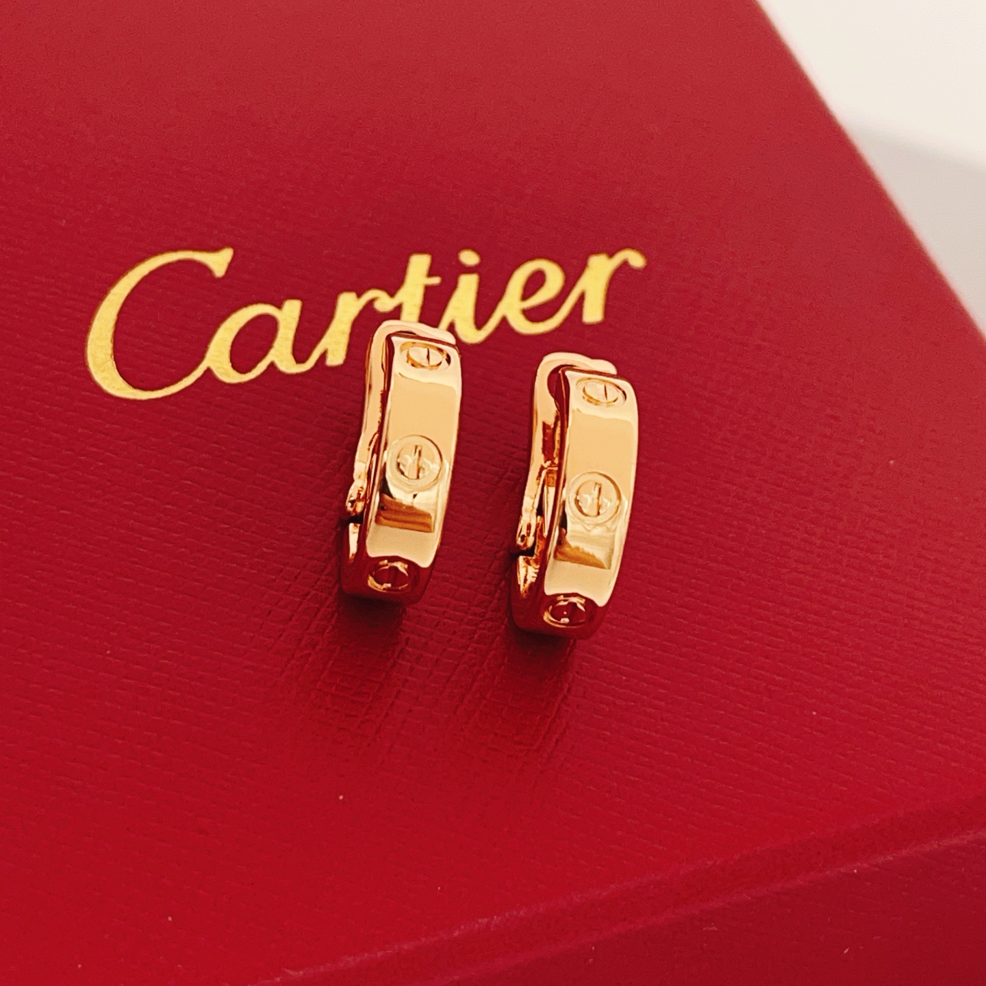 Cartier Cartie*最新款，非常的上镜‼ 设计很特别值得入手 高级手工坊系列