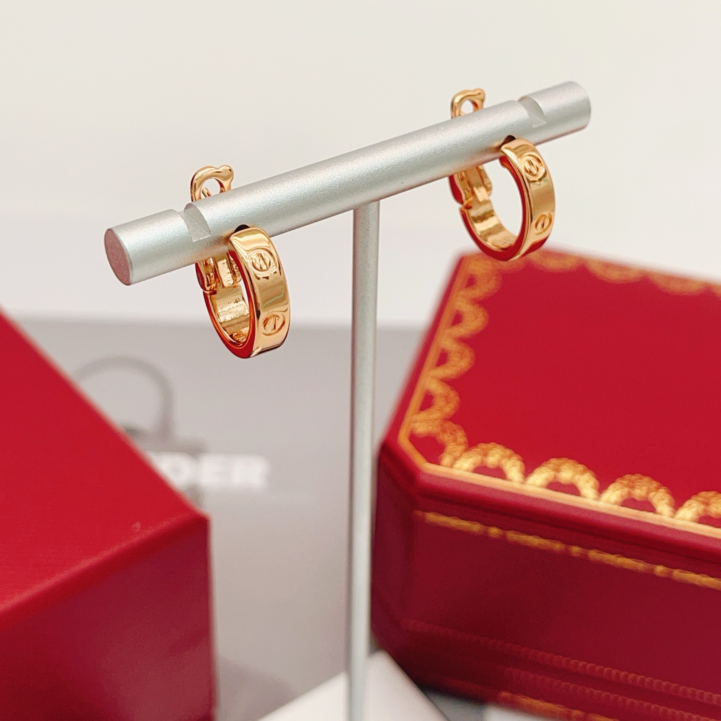 Cartier Cartie*最新款，非常的上镜‼ 设计很特别值得入手 高级手工坊系列