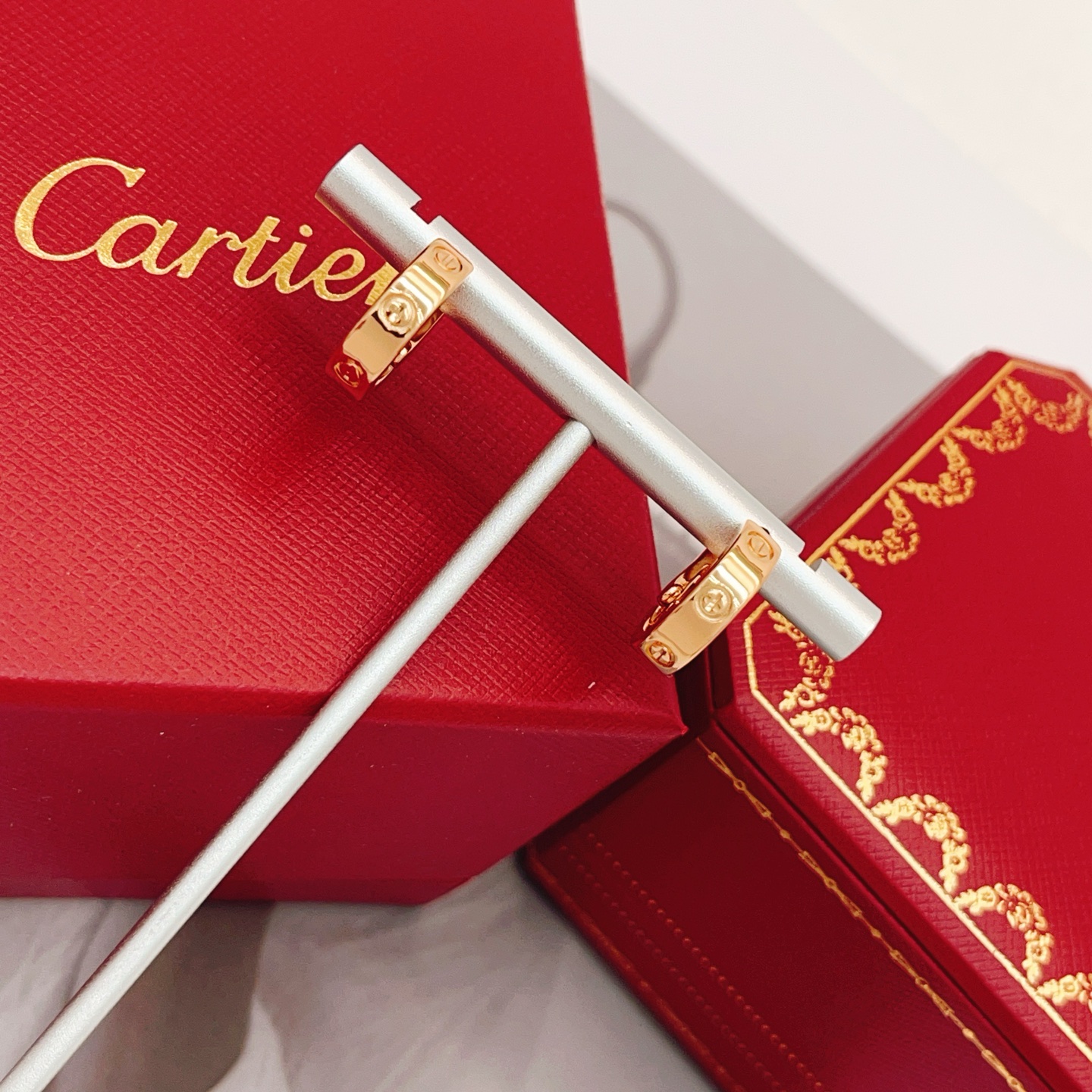 Cartier Cartie*最新款，非常的上镜‼ 设计很特别值得入手 高级手工坊系列