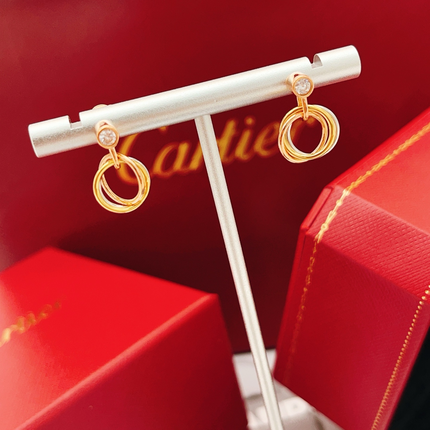 Cartier Cartie*最新款，非常的上镜‼ 设计很特别值得入手 高级手工坊系列