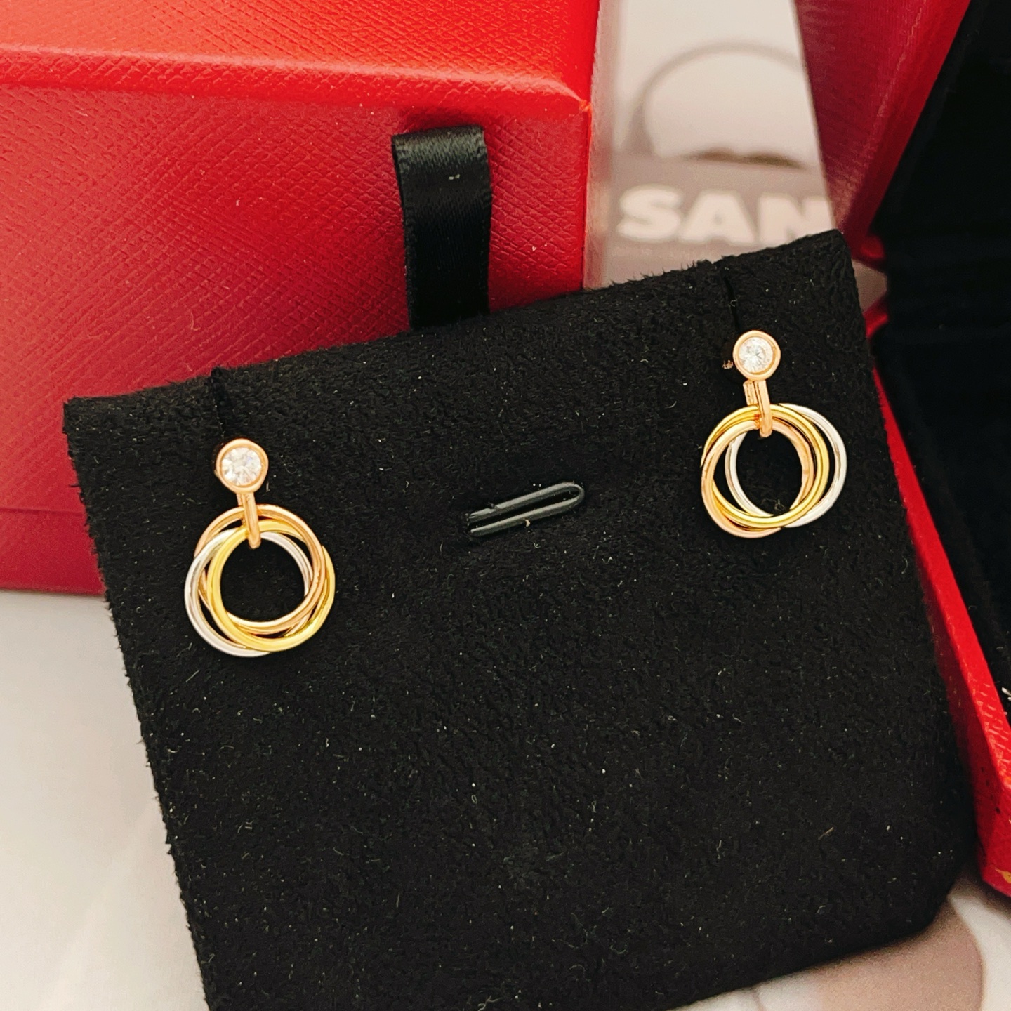 Cartier Cartie*最新款，非常的上镜‼ 设计很特别值得入手 高级手工坊系列