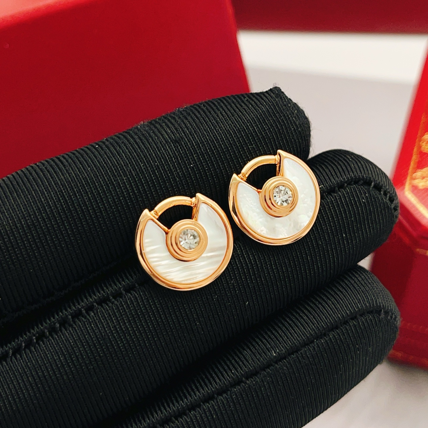 Cartier Cartie*最新款，非常的上镜‼ 设计很特别值得入手 高级手工坊系列