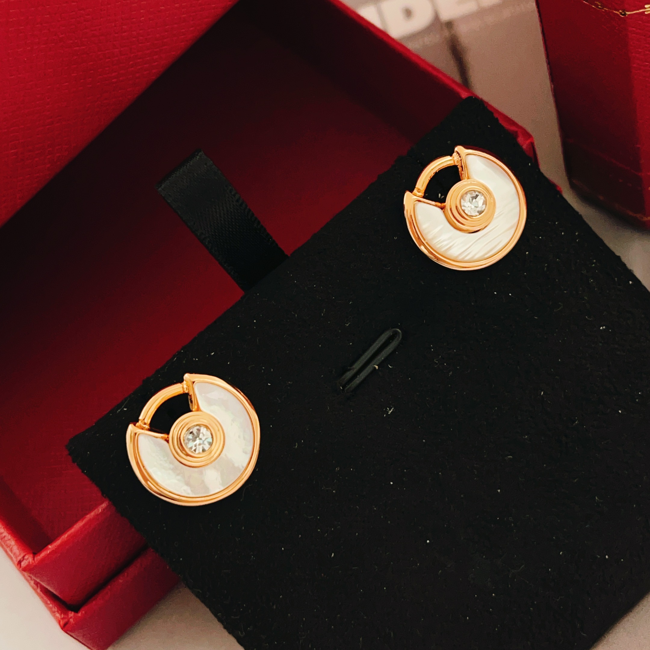 Cartier Cartie*最新款，非常的上镜‼ 设计很特别值得入手 高级手工坊系列