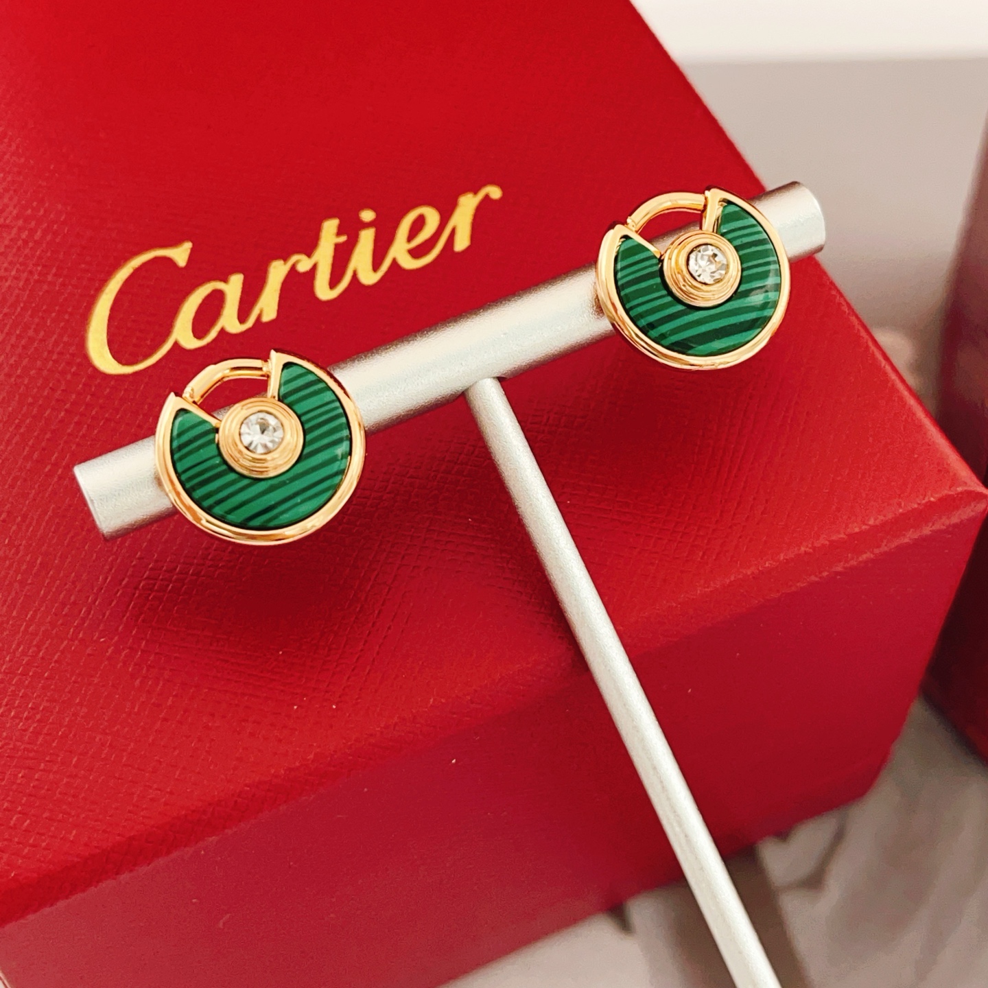 Cartier Cartie*最新款，非常的上镜‼ 设计很特别值得入手 高级手工坊系列