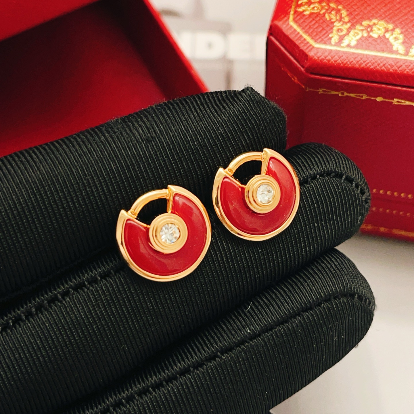 Cartier Cartie*最新款，非常的上镜‼ 设计很特别值得入手 高级手工坊系列