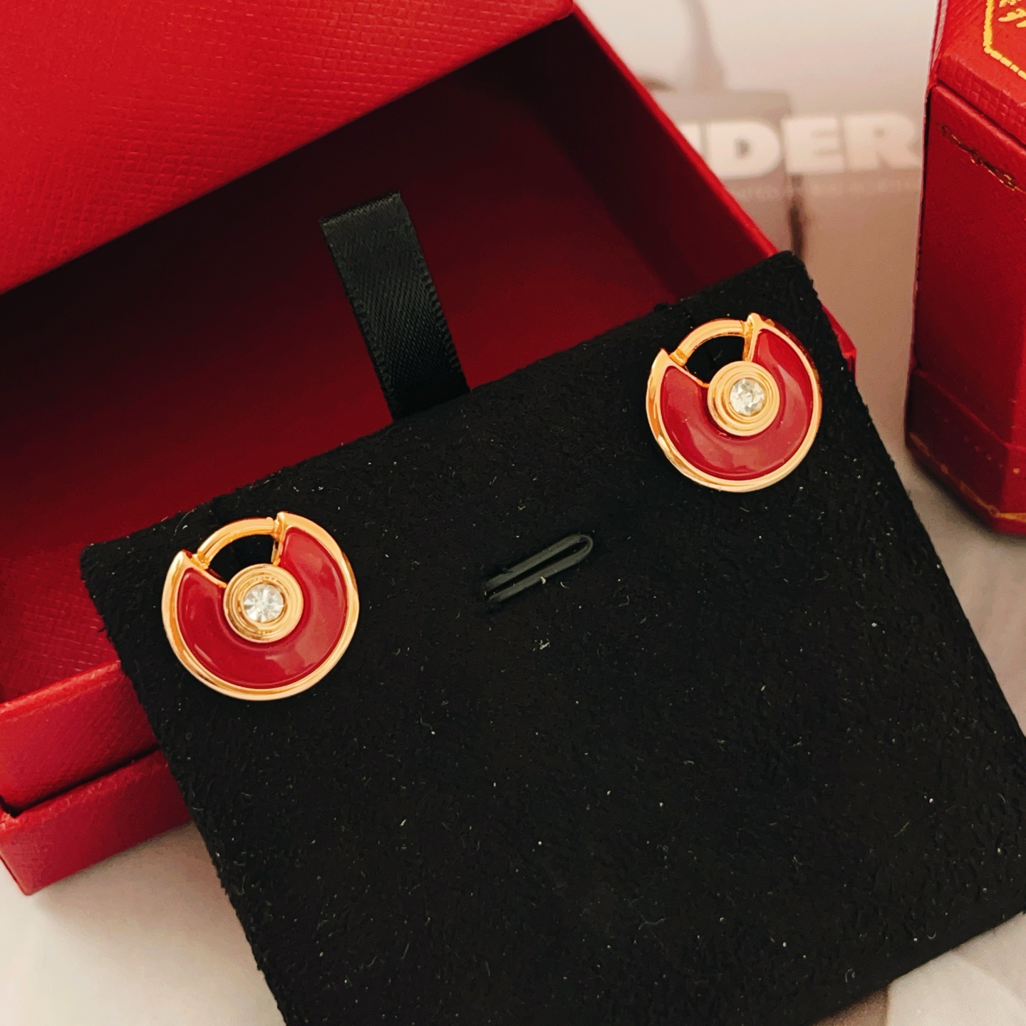 Cartier Cartie*最新款，非常的上镜‼ 设计很特别值得入手 高级手工坊系列
