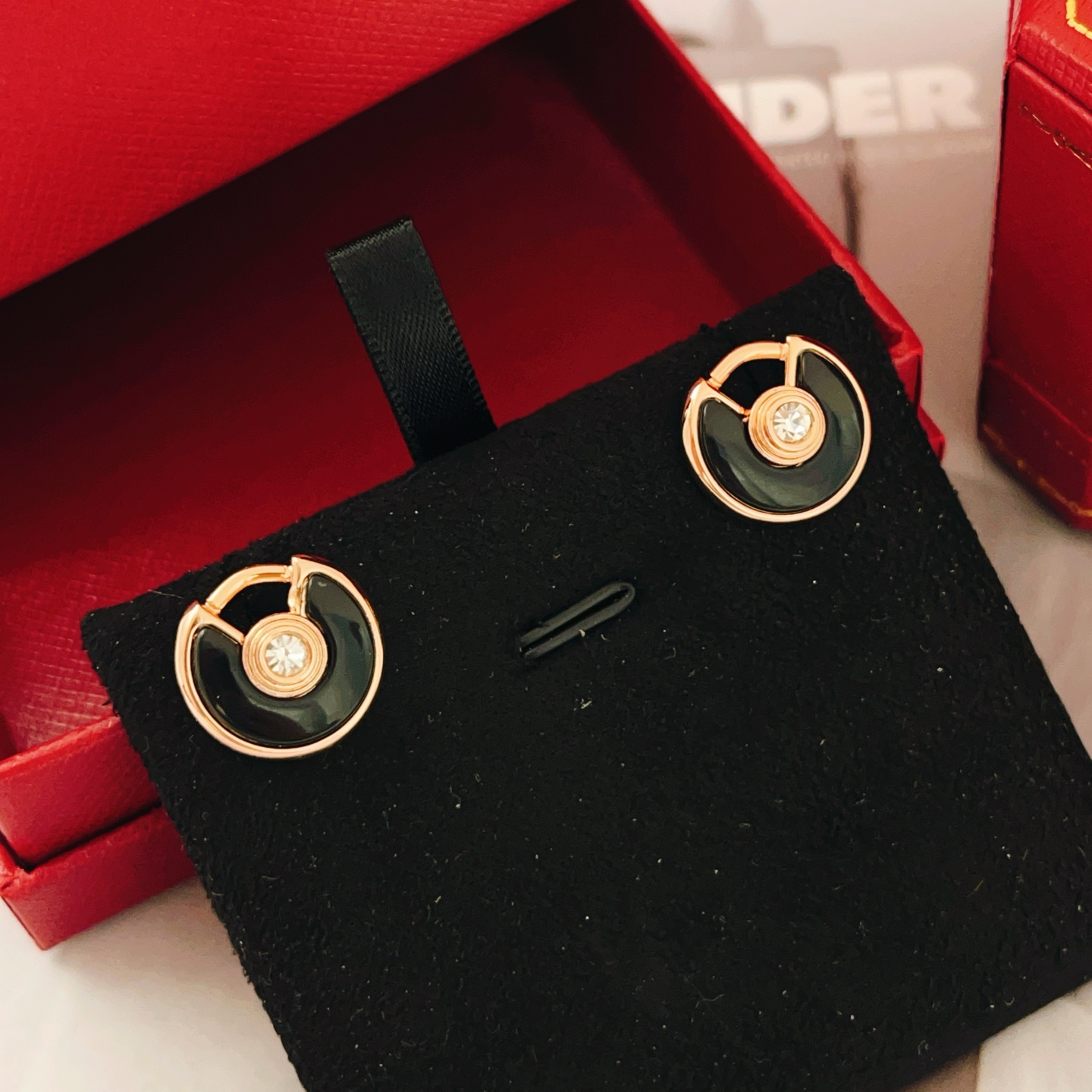 Cartier Cartie*最新款，非常的上镜‼ 设计很特别值得入手 高级手工坊系列
