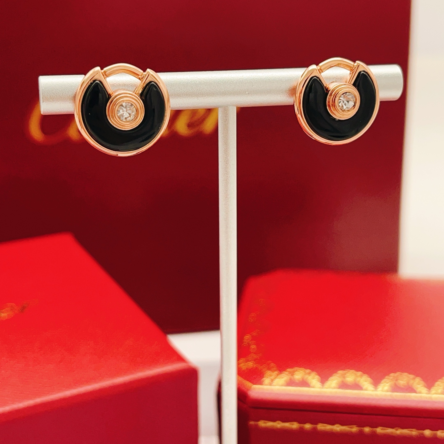 Cartier Cartie*最新款，非常的上镜‼ 设计很特别值得入手 高级手工坊系列