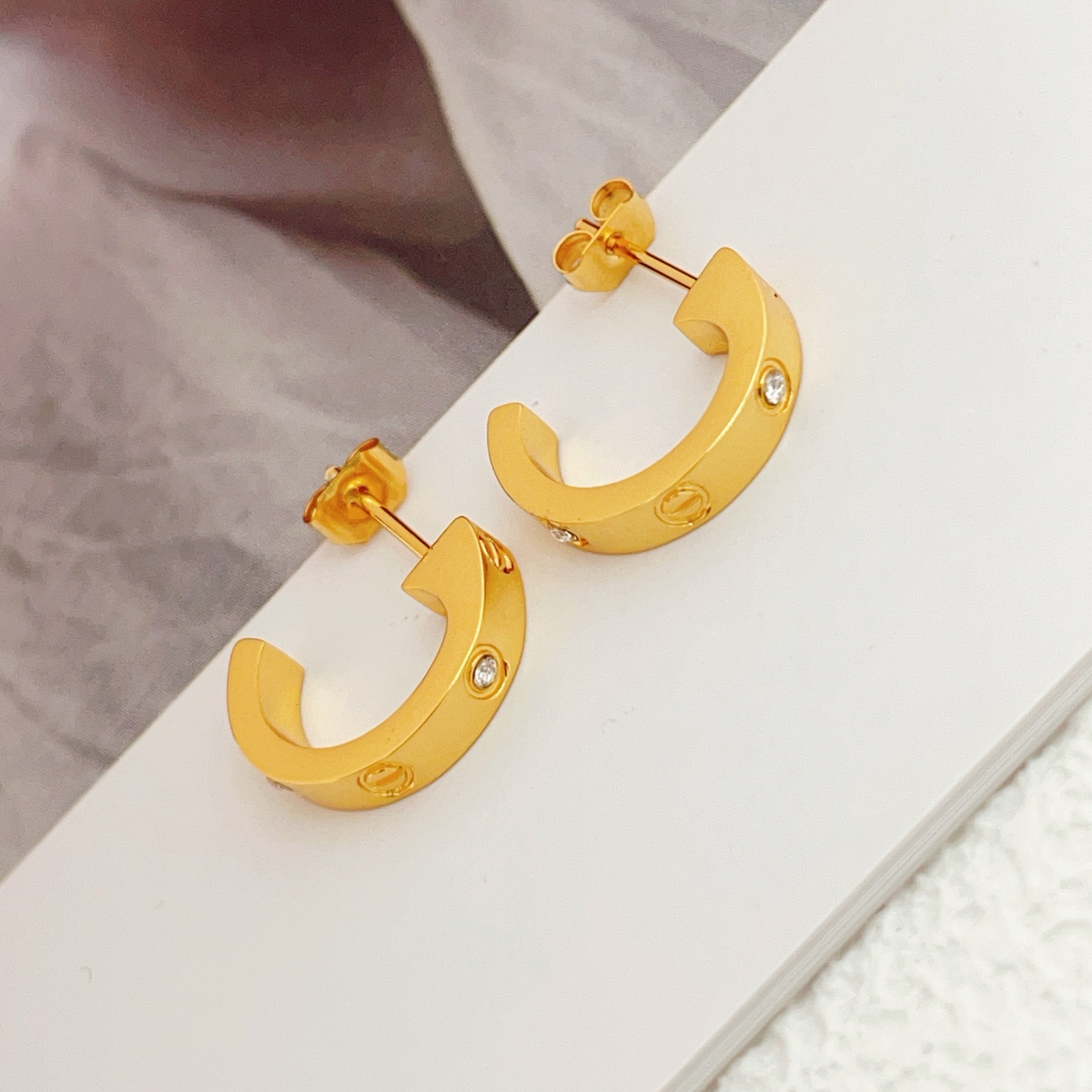 Cartier Cartie*最新款，非常的上镜‼ 设计很特别值得入手 高级手工坊系列