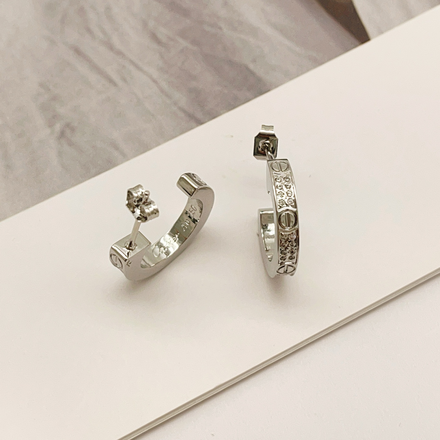 Cartier Cartie*最新款，非常的上镜‼ 设计很特别值得入手 高级手工坊系列